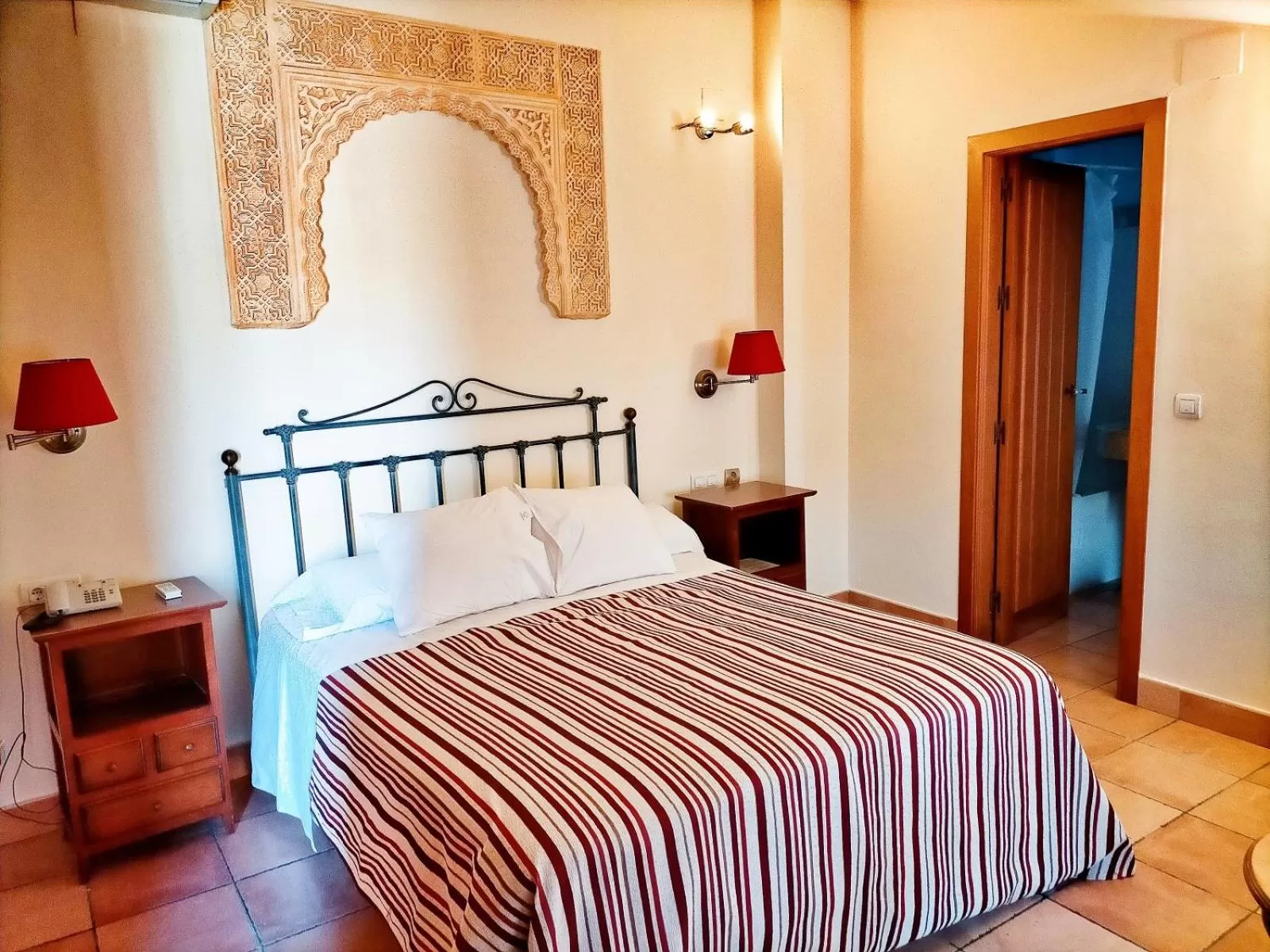 Bedroom, Bed in Abadía Hotel