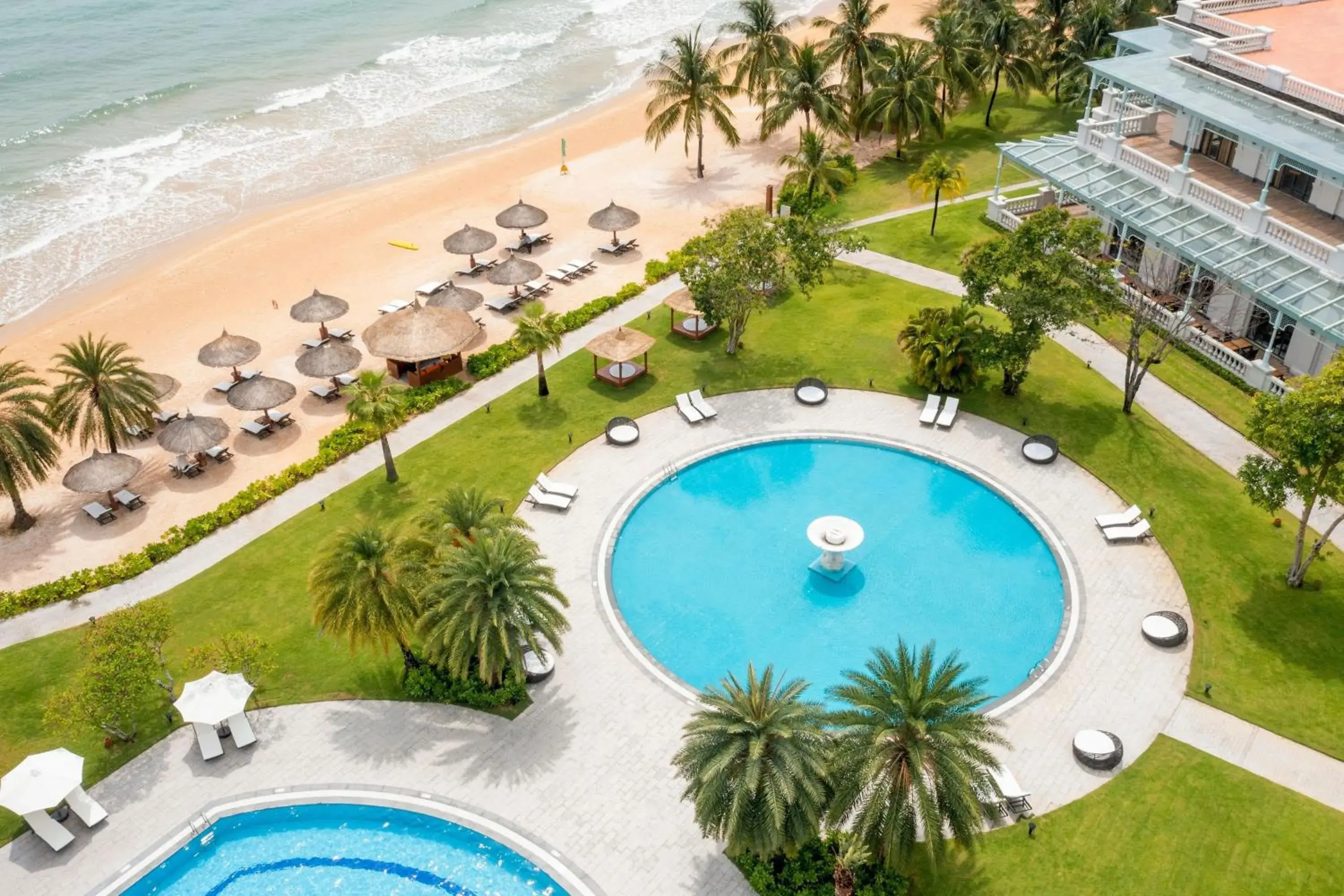Swimming pool, Pool View in Sheraton Phu Quoc Long Beach Resort