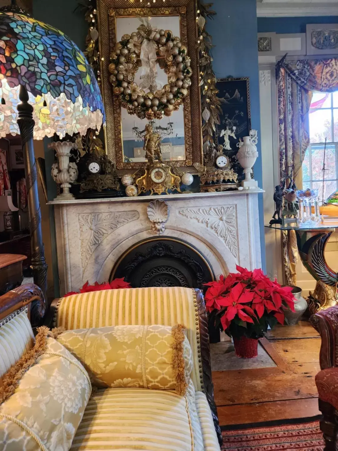 Seating Area in House of 1833 Bed and Breakfast