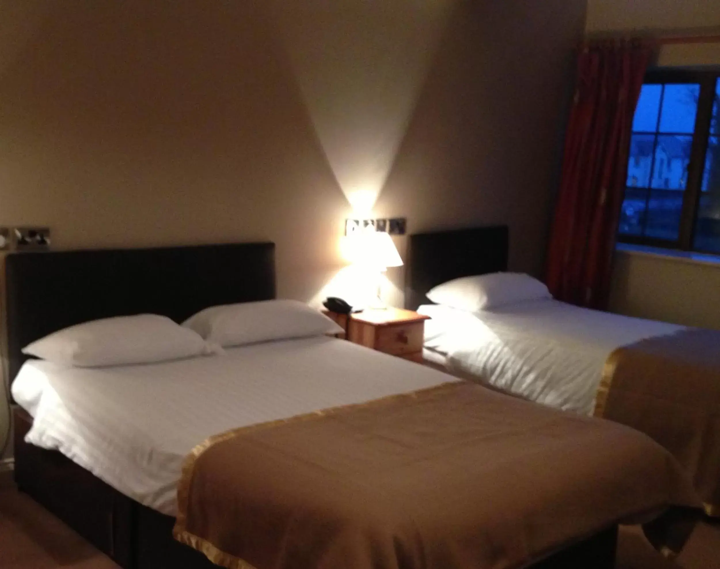 Twin Room in Hannon's Hotel Twin Room in Hannon's Hotel