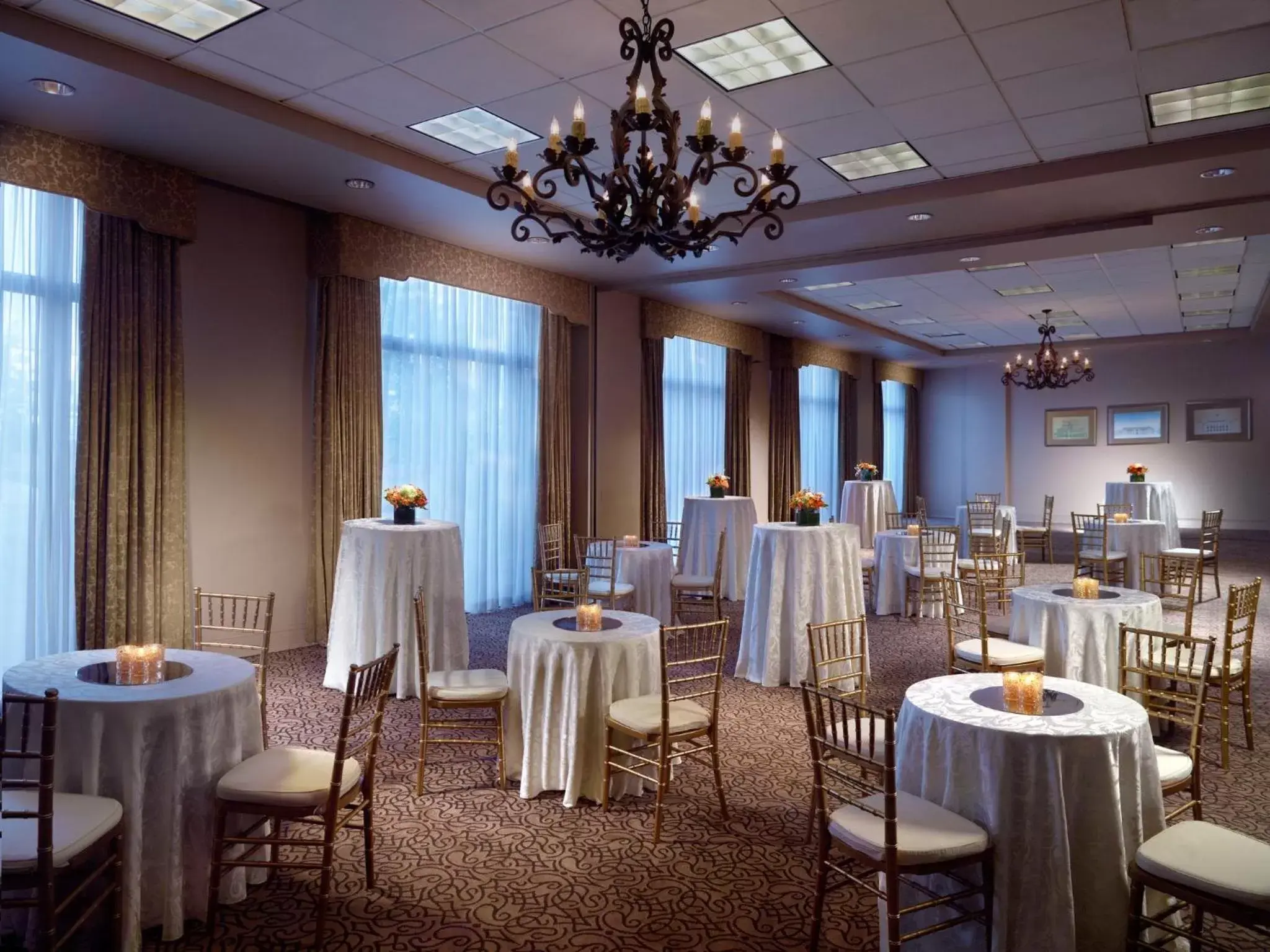Meeting/conference room, Restaurant/Places to Eat in Omni Riverfront New Orleans