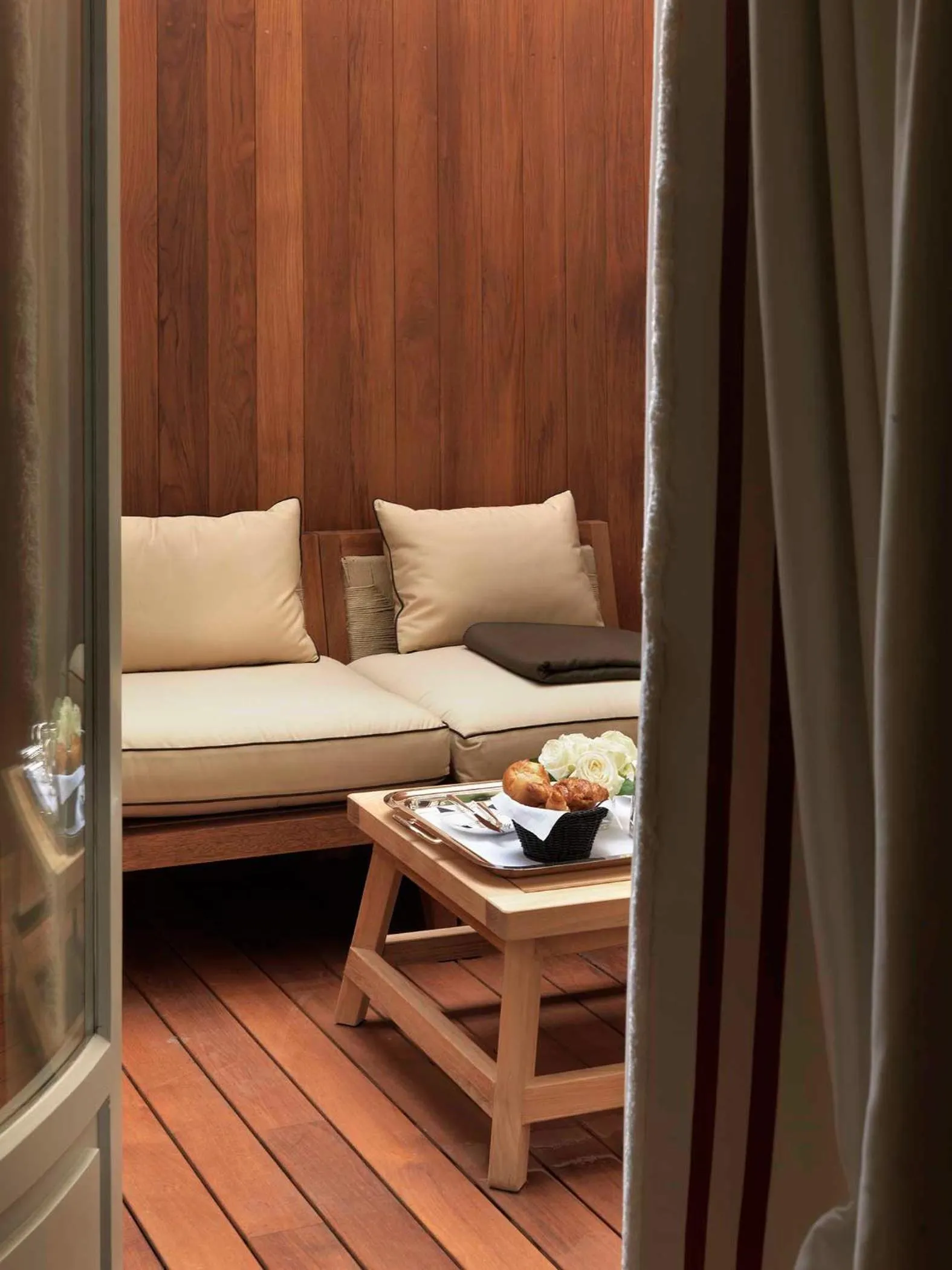 Photo of the whole room in MARQUIS Faubourg Saint-Honoré - Small Luxury hotels of the World