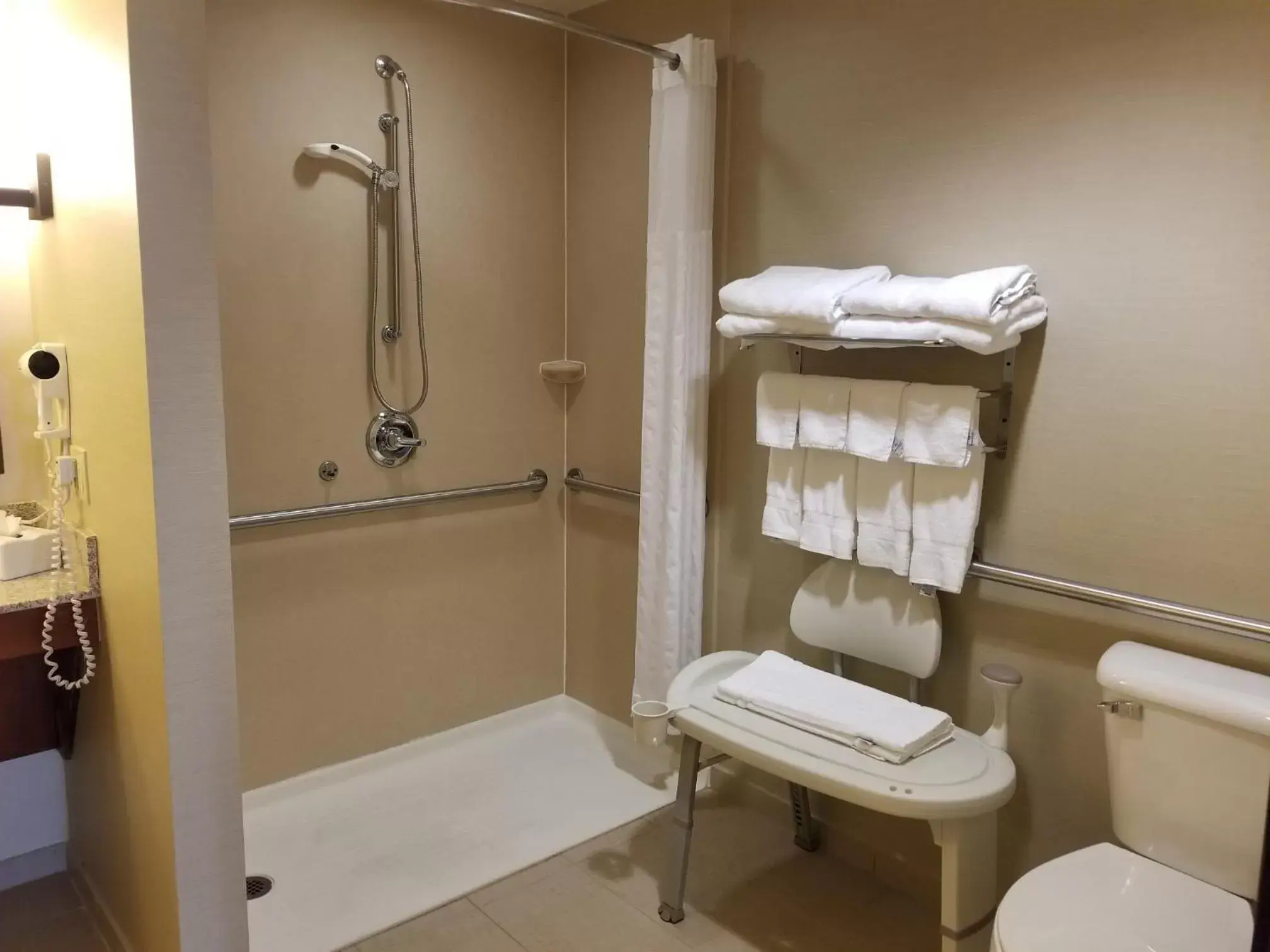Bathroom in Comfort Suites Bloomsburg
