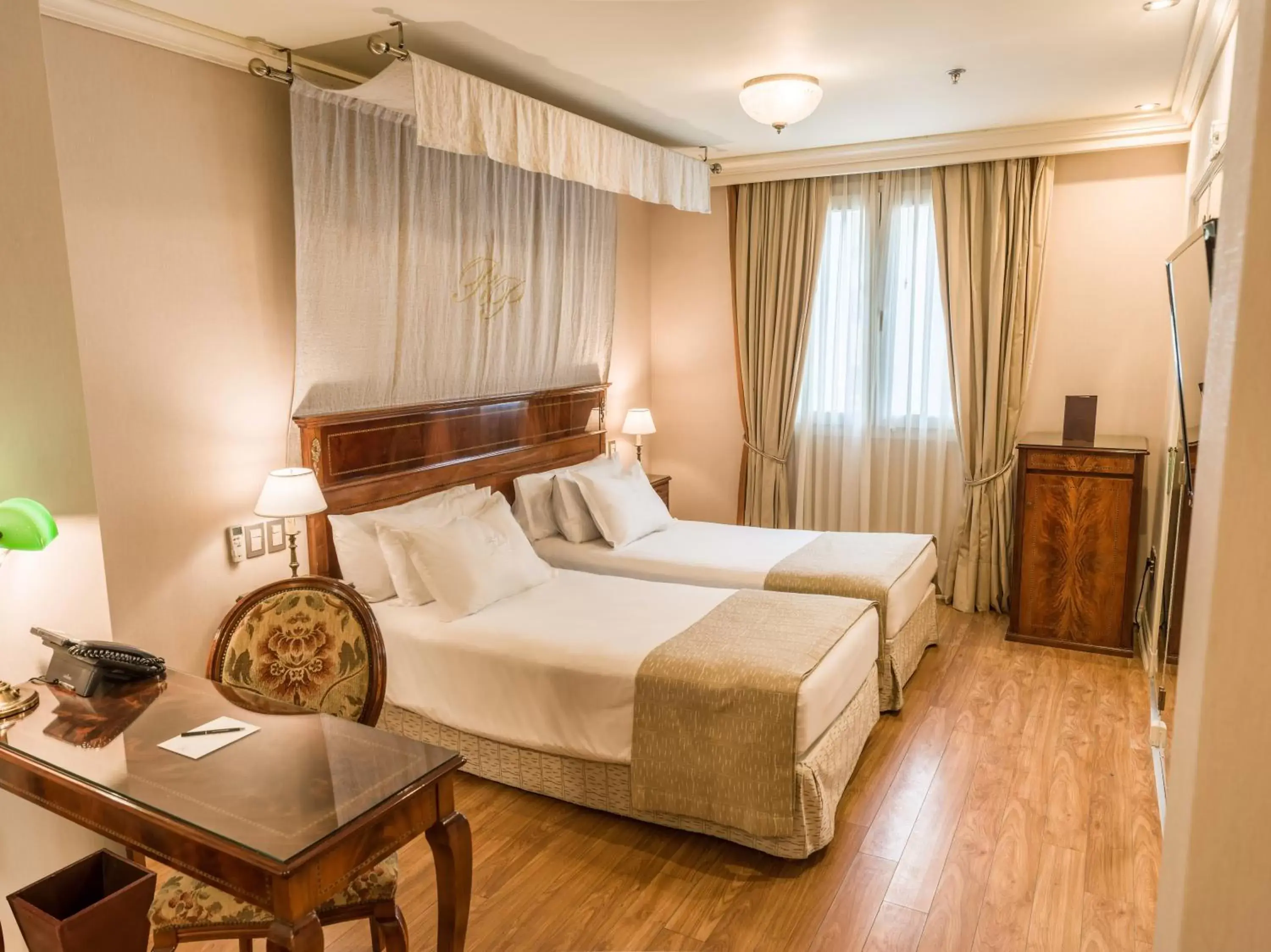 Bedroom, Bed in Melia Recoleta Plaza Hotel