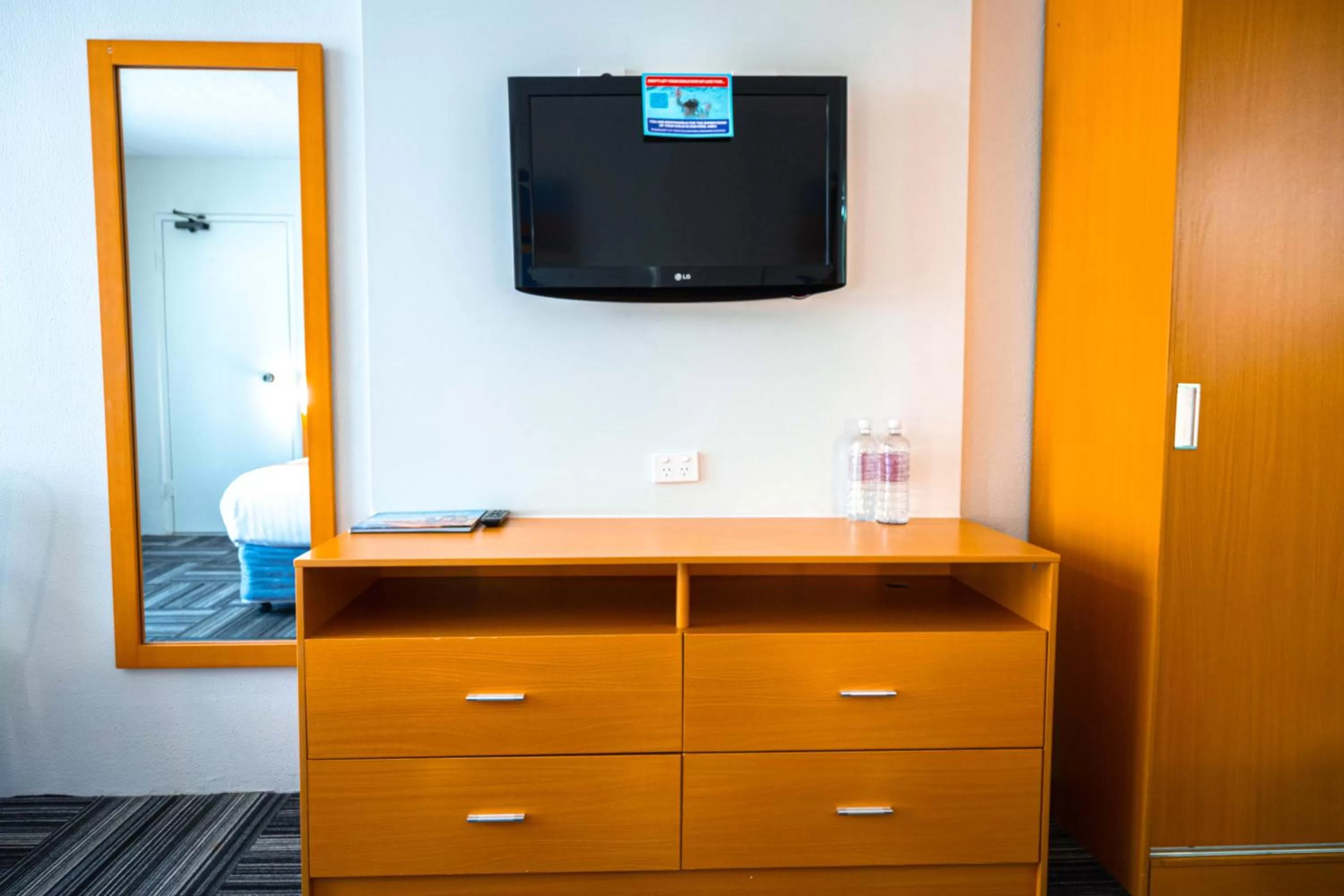 hair dresser in Paradise Resort Gold Coast