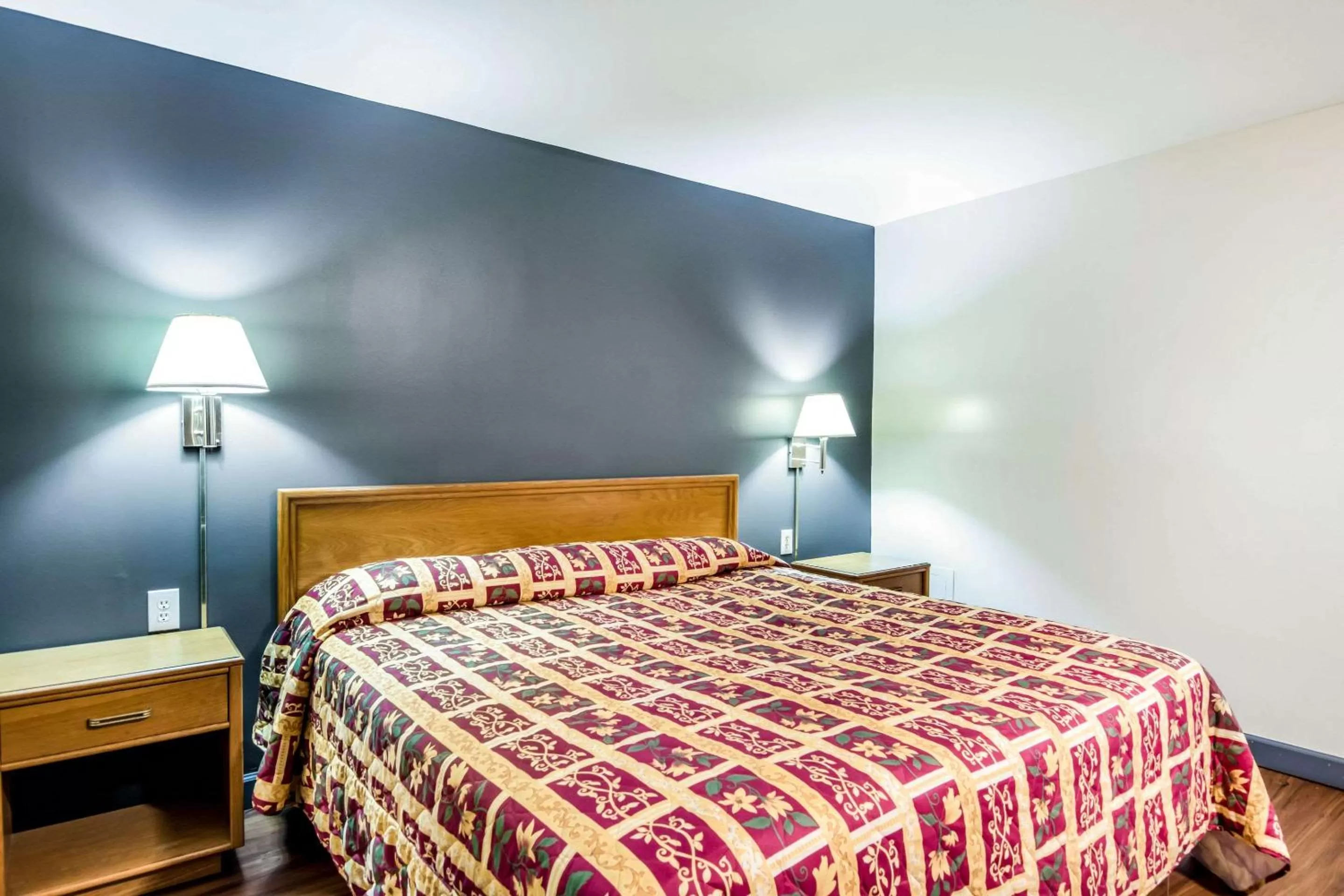 Bedroom, Bed in Brentwood Inn Richmond South