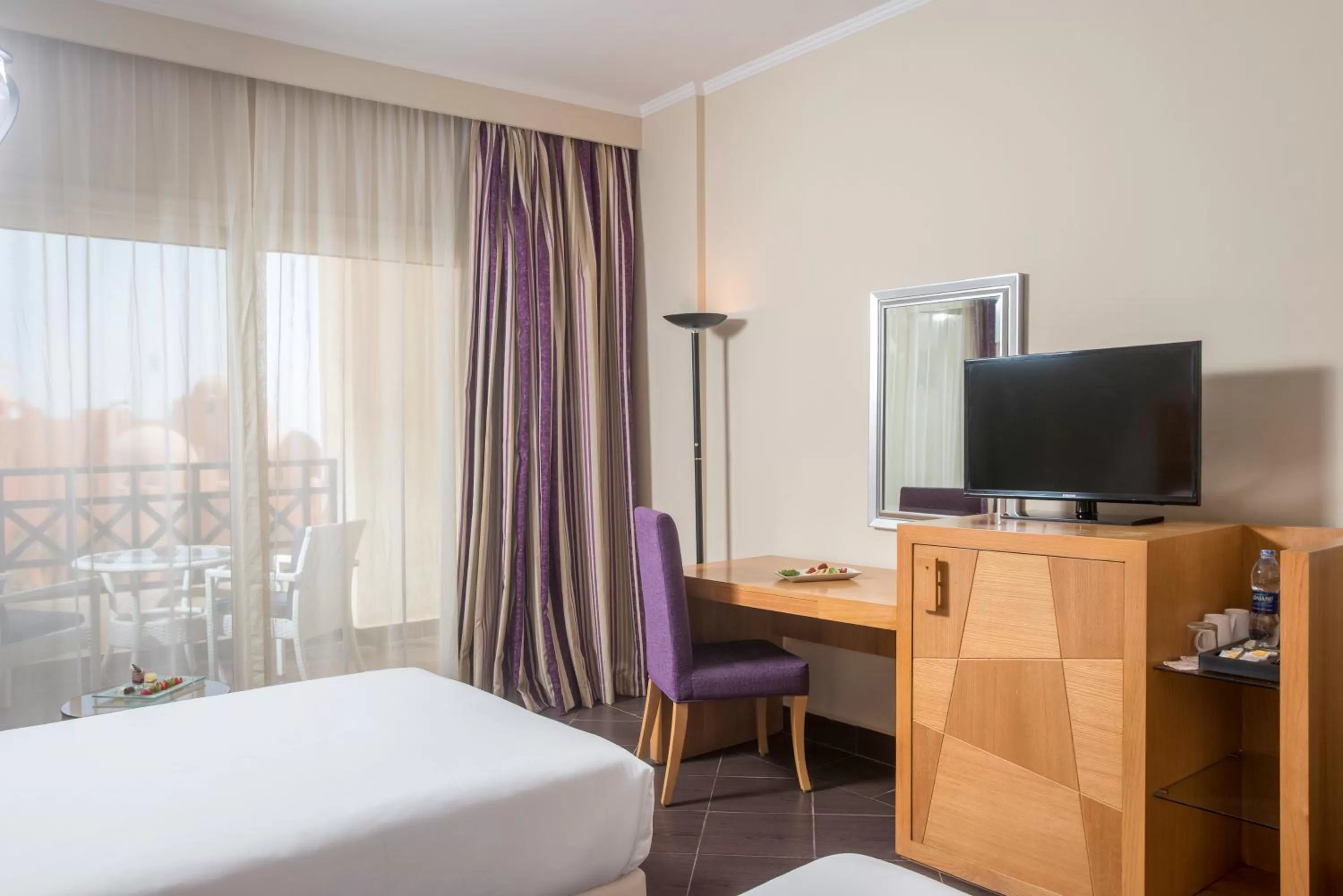 TV and multimedia in Porto El Jabal Hotel