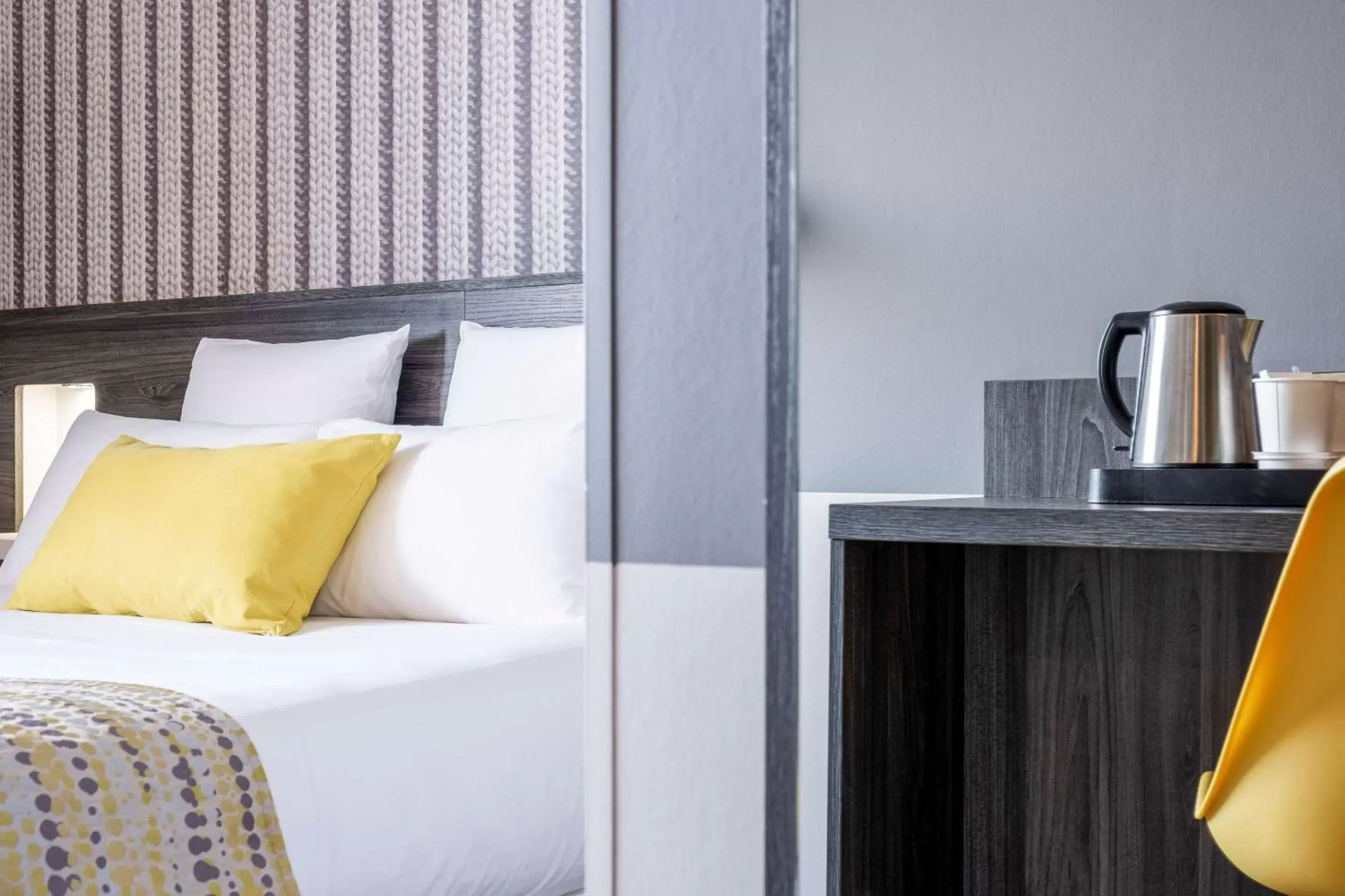 Photo of the whole room, Bed in Best Western Hôtel Agen Le Passage, Agen Sud Photo of the whole room, Bed in Best Western Hôtel Agen Le Passage, Agen Sud