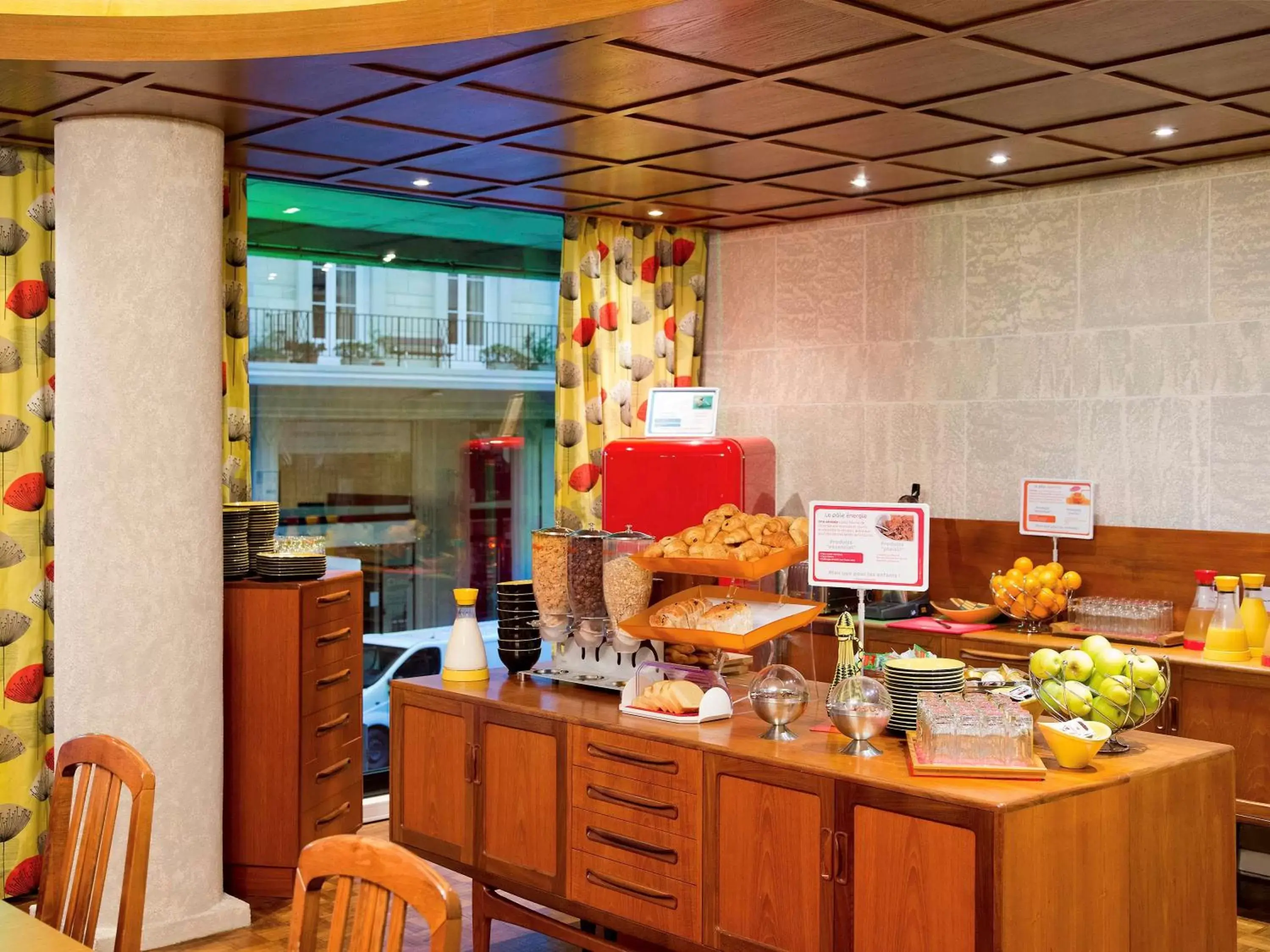 Restaurant/places to eat in ibis Styles Le Havre Centre