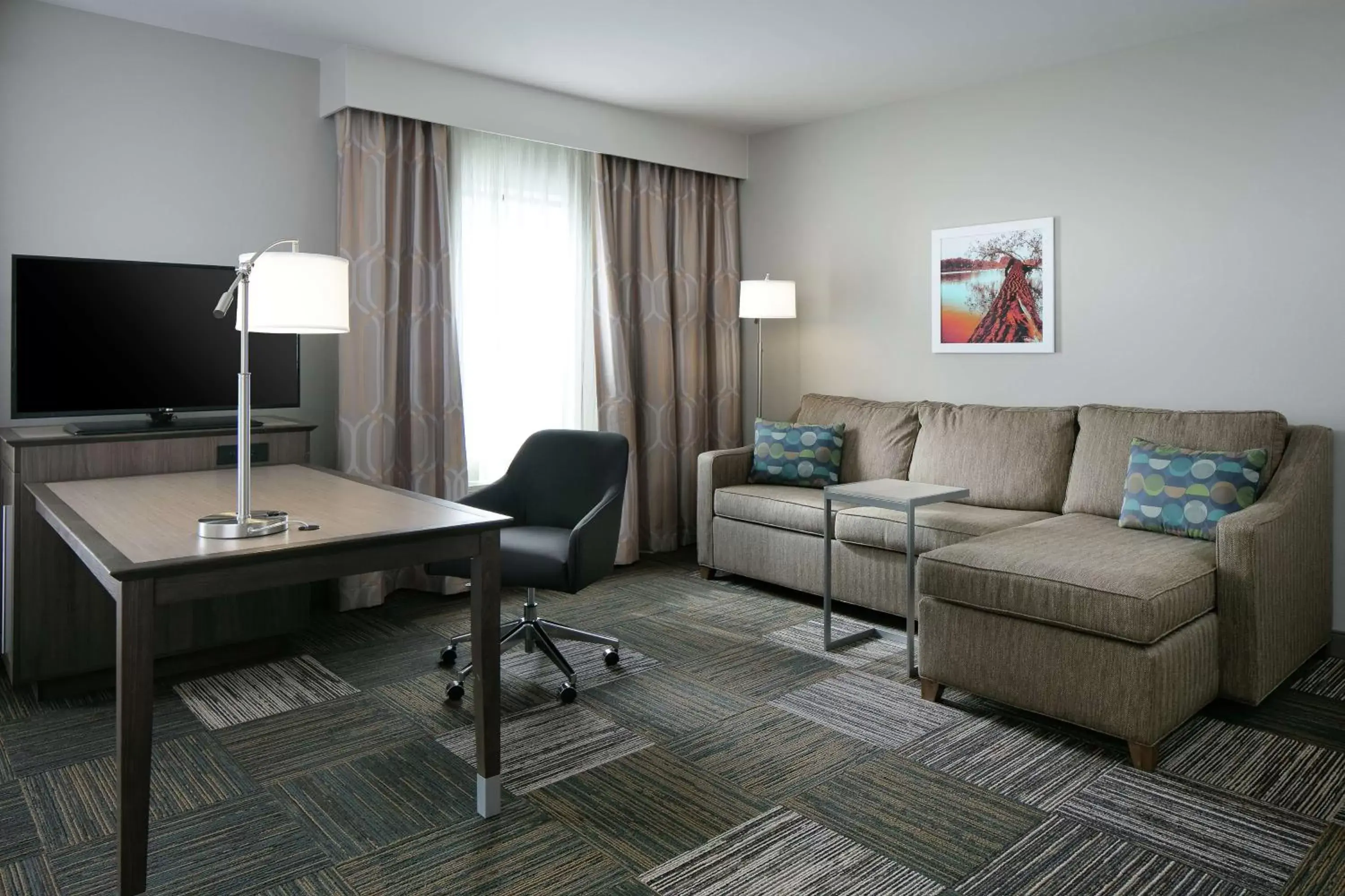 Bedroom, Seating Area in Hampton Inn & Suites Minooka