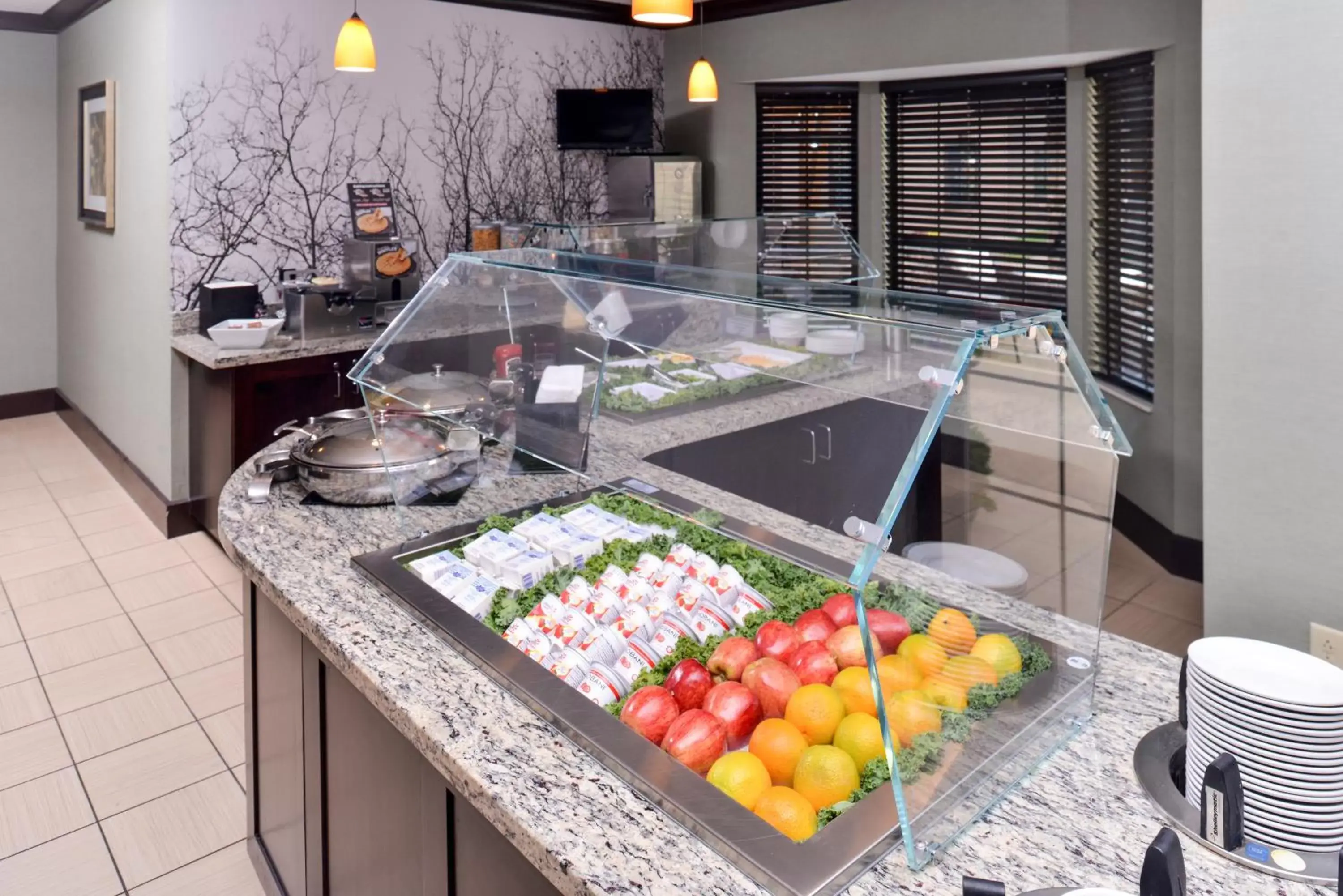 Breakfast in Staybridge Suites O'Fallon Chesterfield by IHG Breakfast in Staybridge Suites O'Fallon Chesterfield by IHG