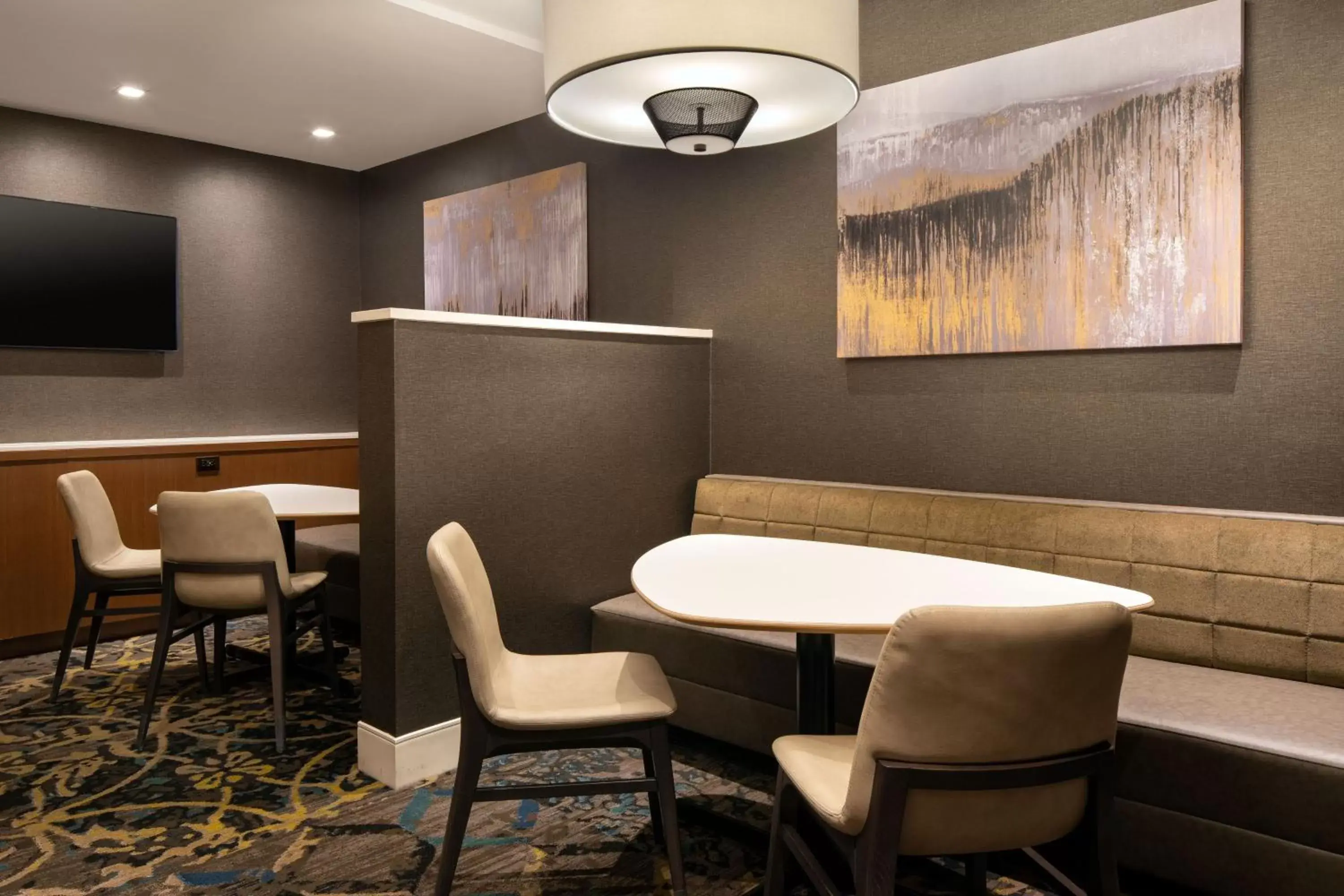 Lobby or reception, Lounge/Bar in Residence Inn by Marriott New York Manhattan/ Midtown Eastside