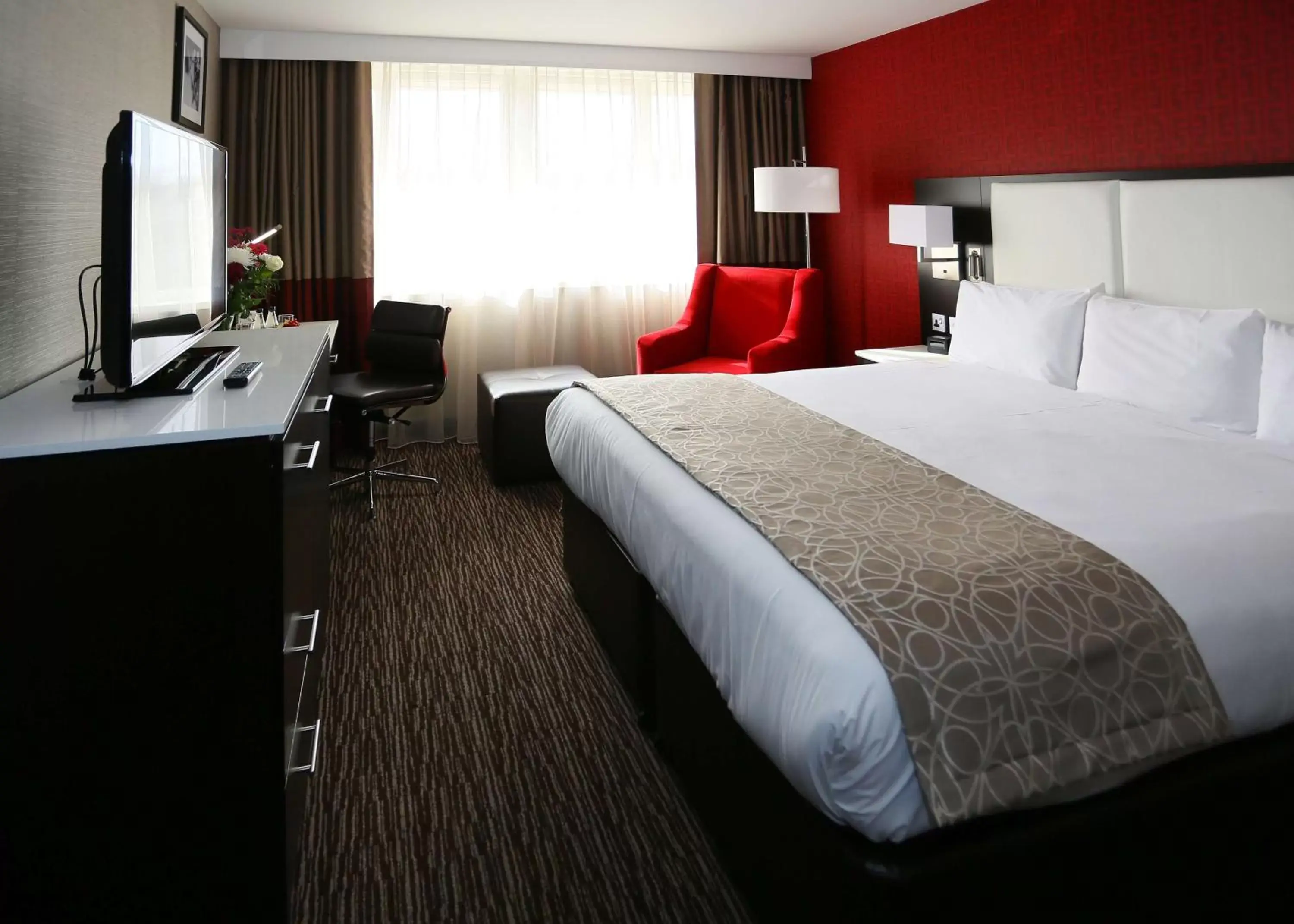 Bedroom, Bed in DoubleTree by Hilton Hotel Nottingham - Gateway