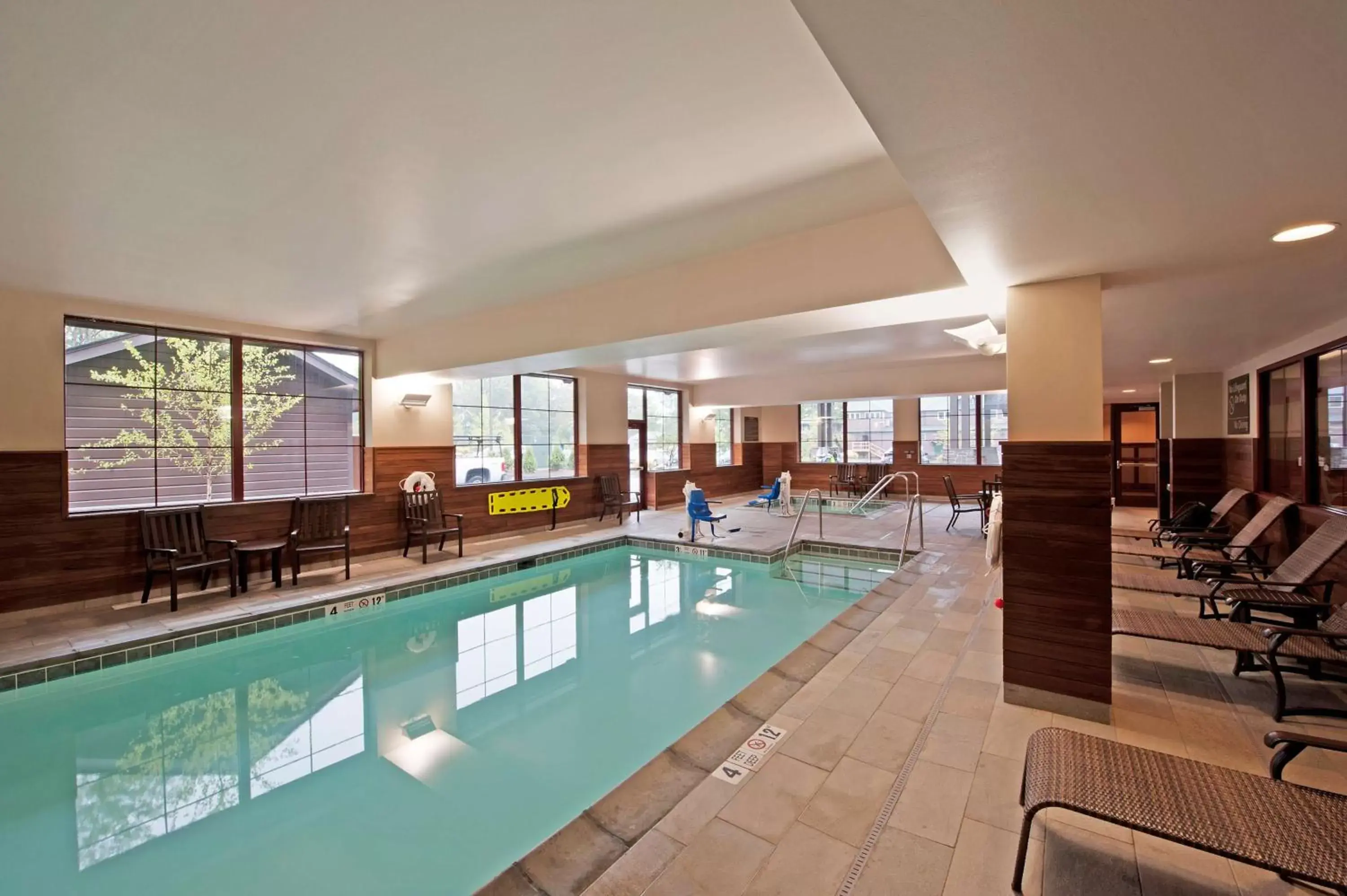 Hot Tub, Swimming Pool in Hampton Inn & Suites Lake Placid