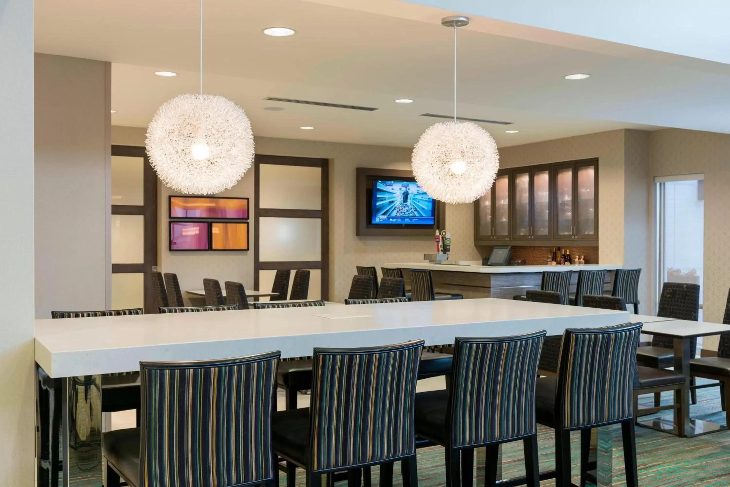 Restaurant/places to eat in Residence Inn by Marriott Green Bay Downtown