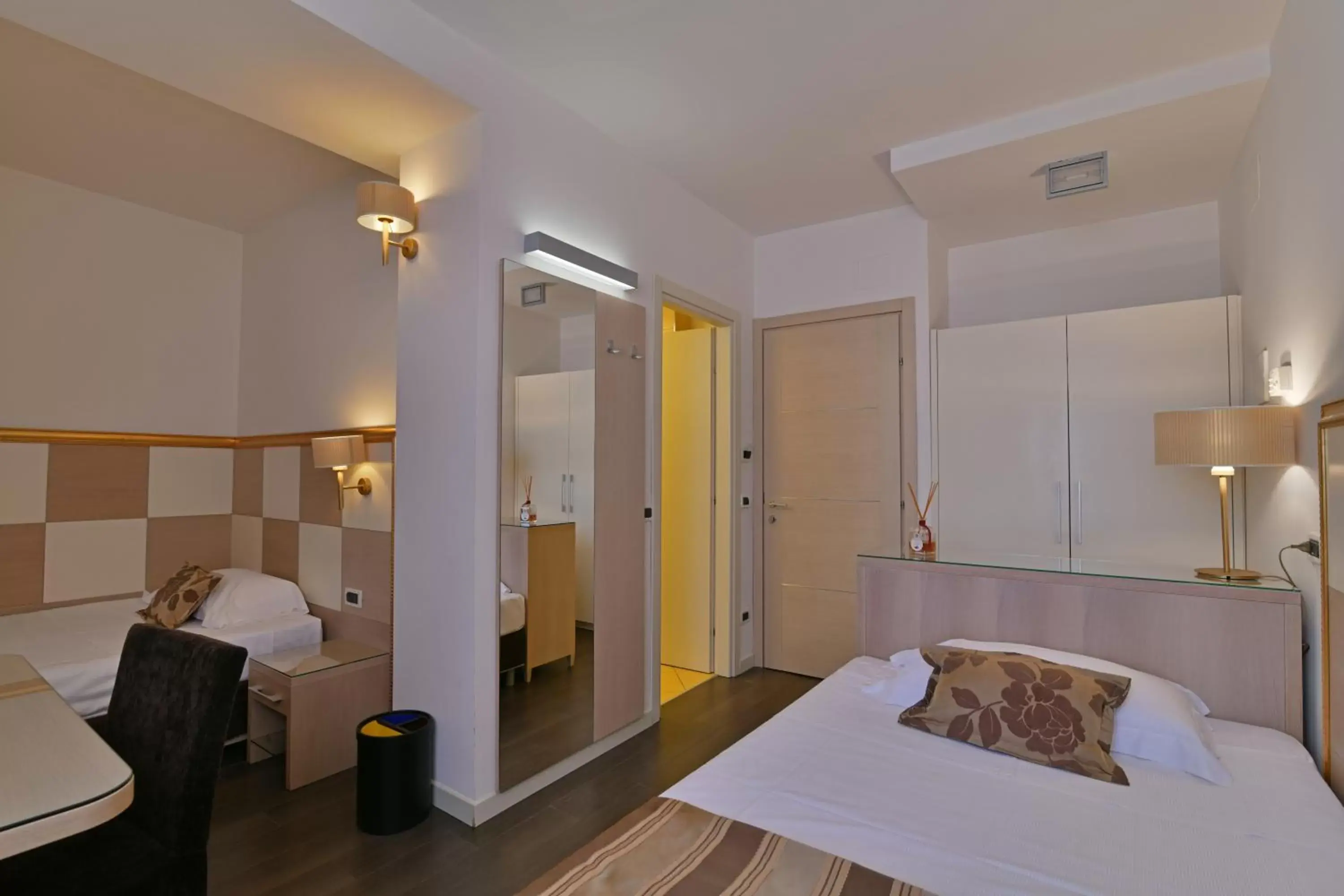 Bedroom, Bed in Hotel Le Chevalier