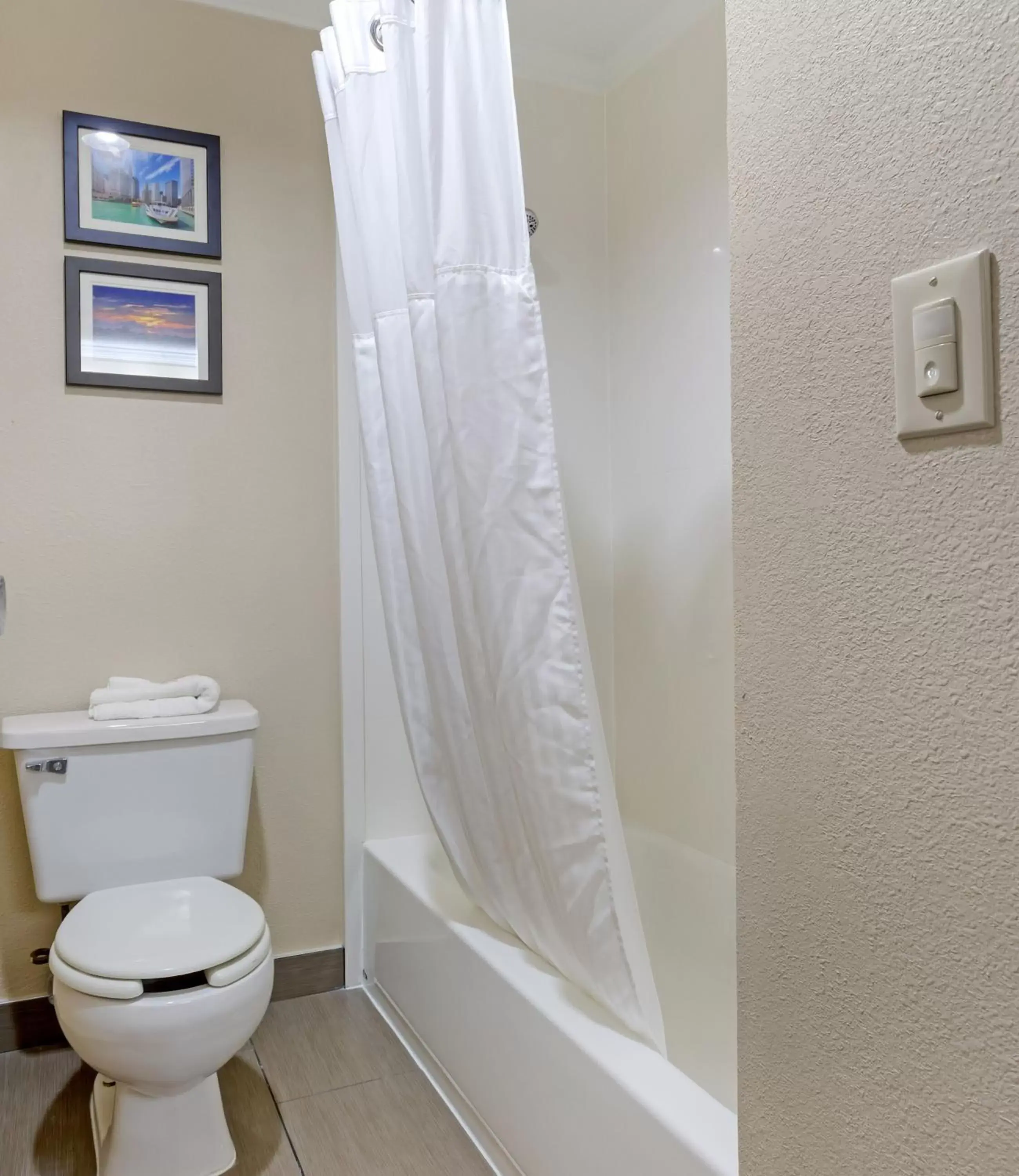 Bathroom in Comfort Inn Hoffman Estates – Schaumburg