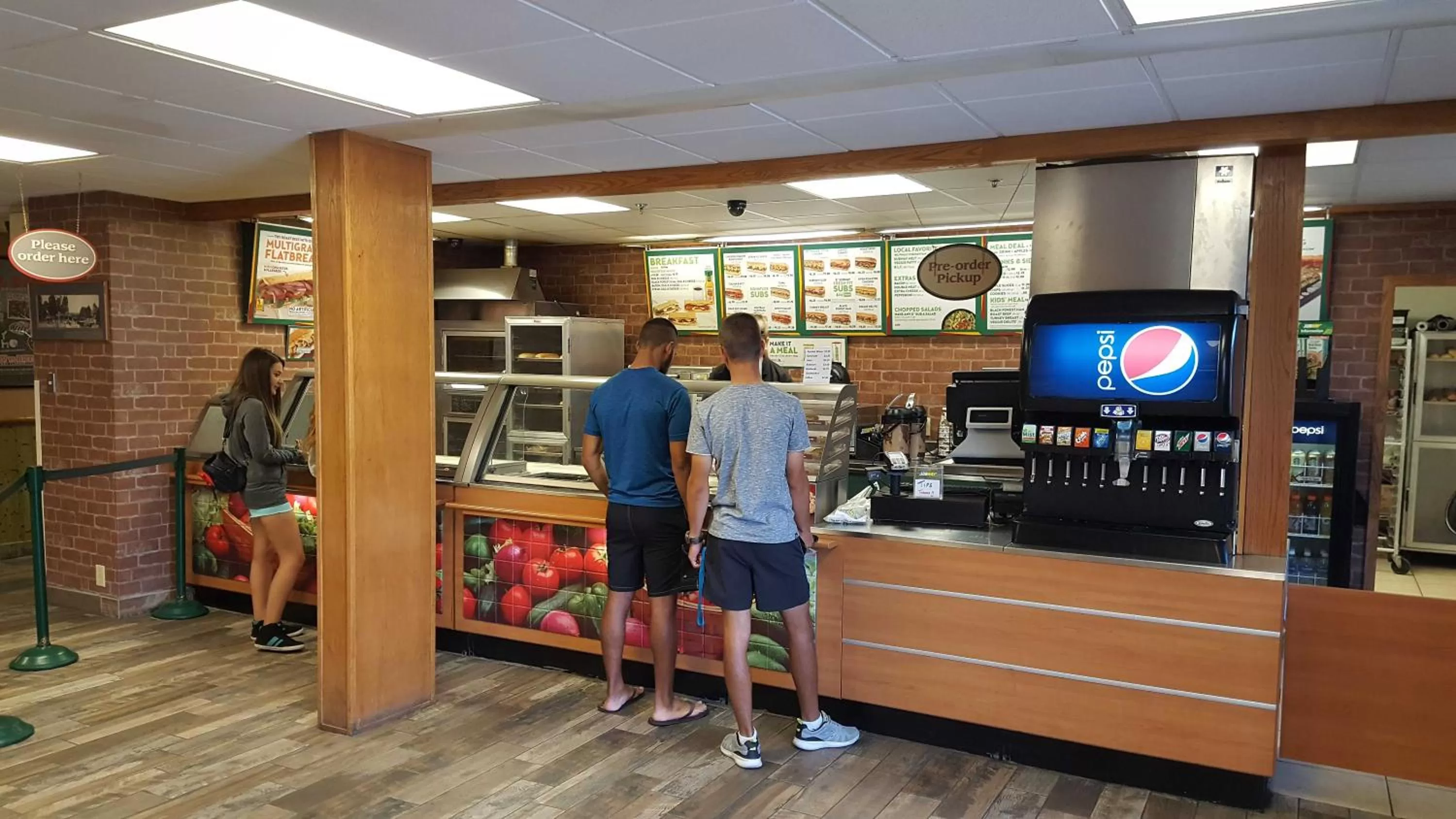 Restaurant/places to eat, Guests in Commodore Resort