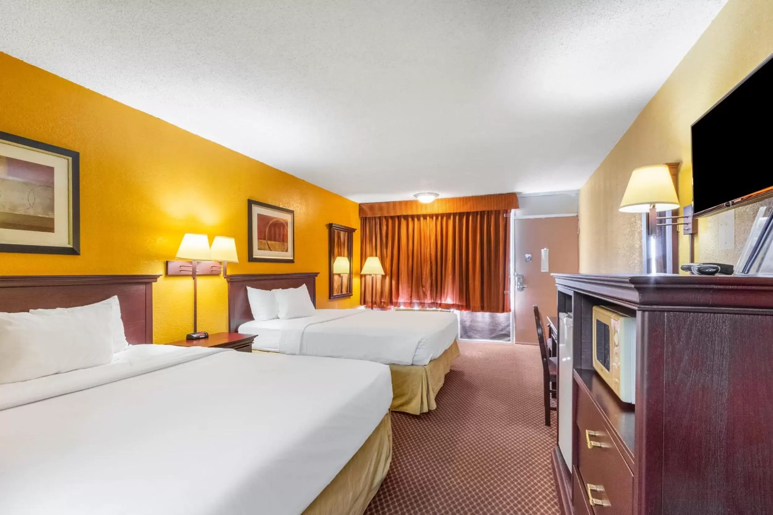 Bedroom in Americas Best Value Inn of Elk City