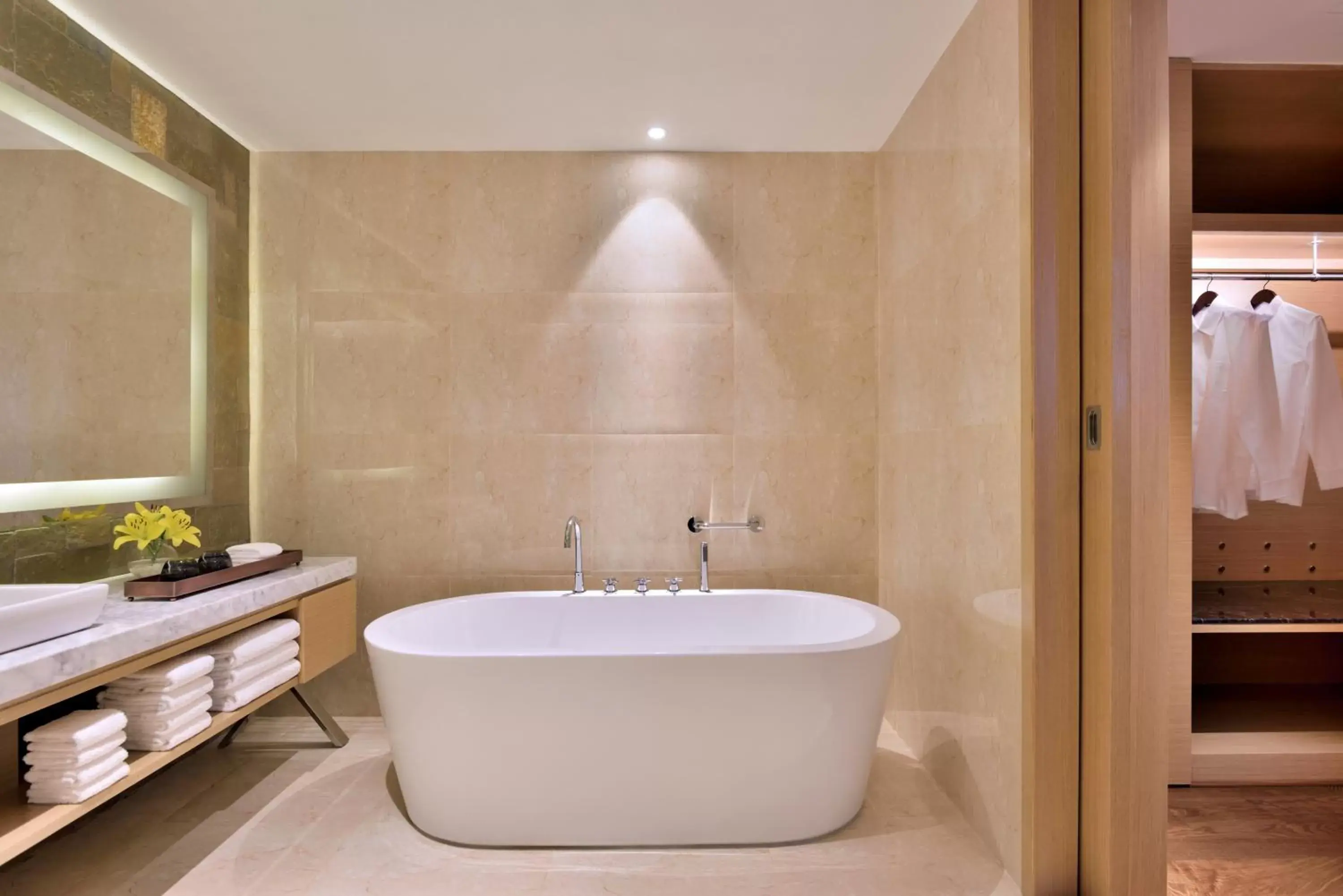 Shower, Bathroom in Marriott Executive Apartments Hyderabad