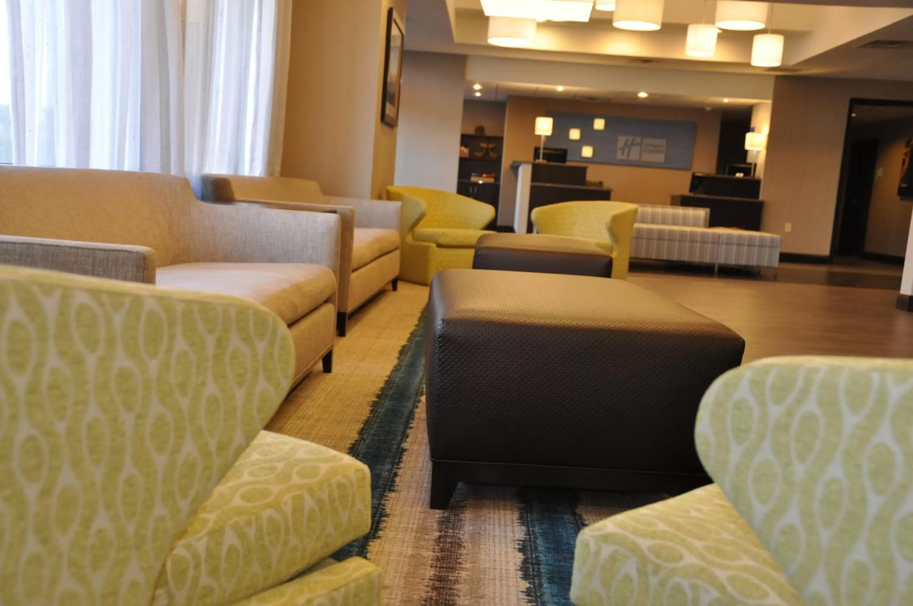 Property building, Lounge/Bar in Holiday Inn Express Brentwood-South Cool Springs, an IHG Hotel