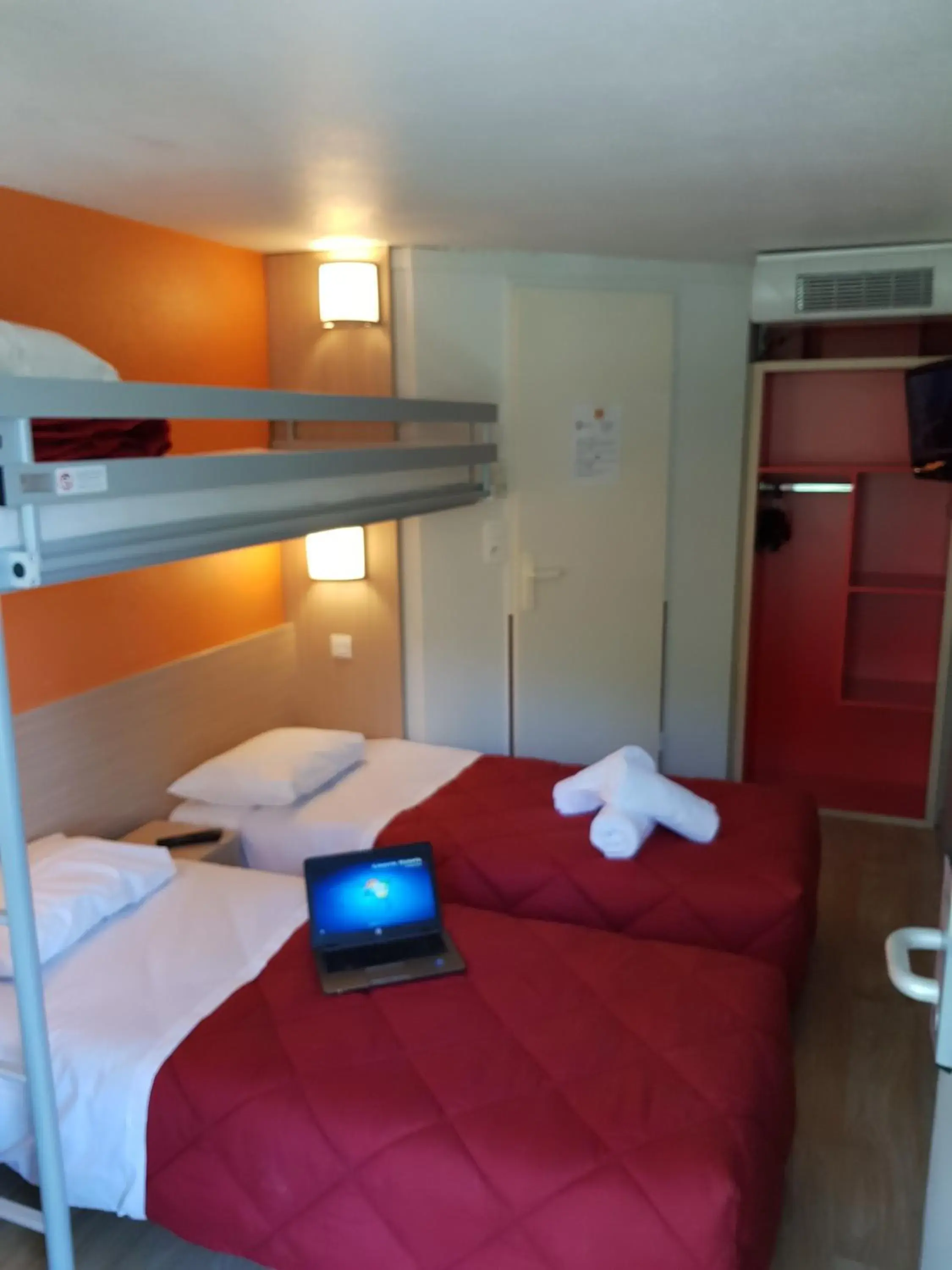 Bed, Bunk Bed in Premiere Classe Lyon Ouest - Tassin