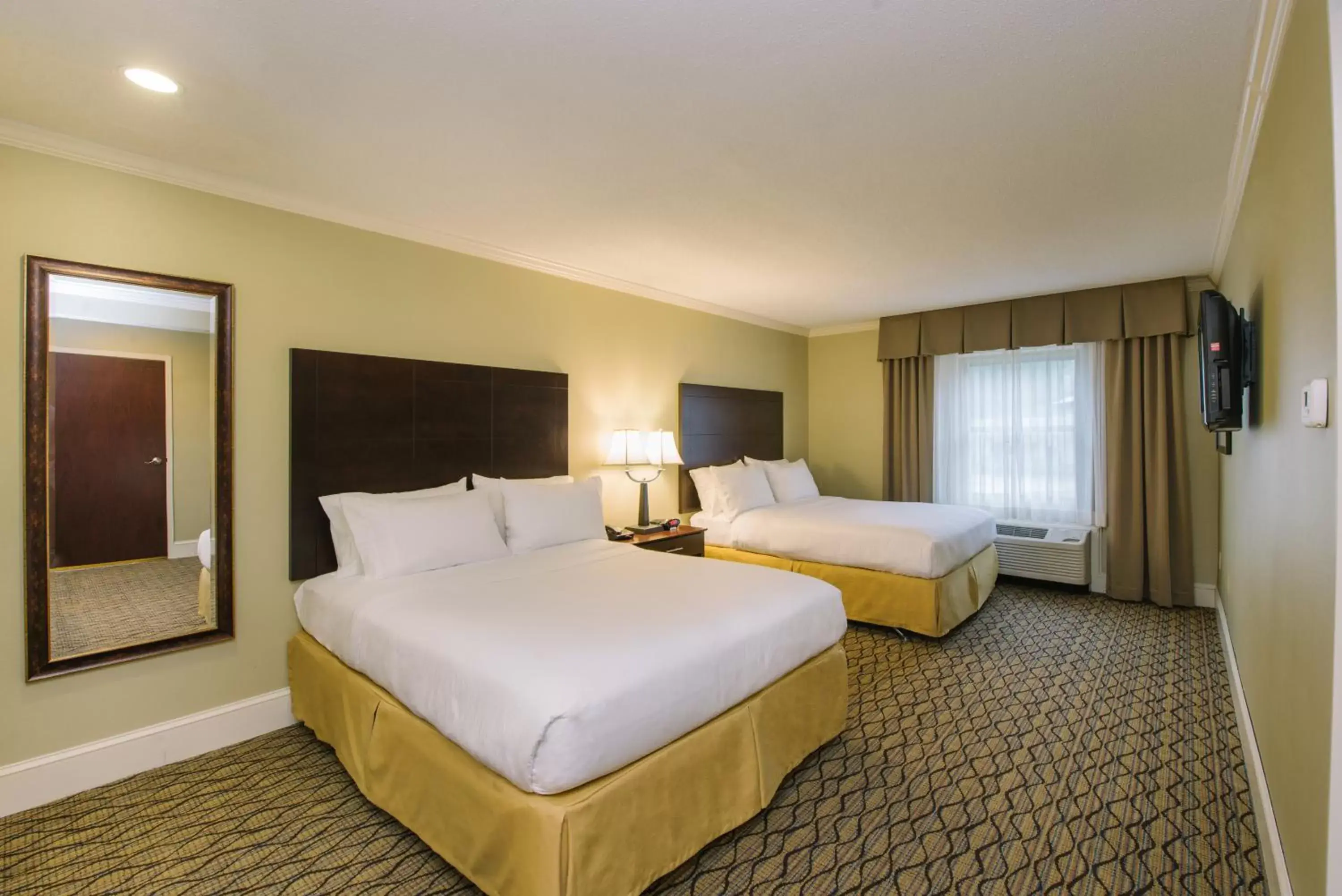 Suite with Two Queen Beds - Communications Access in Holiday Inn Express and Suites Merrimack by IHG Suite with Two Queen Beds - Communications Access in Holiday Inn Express and Suites Merrimack by IHG