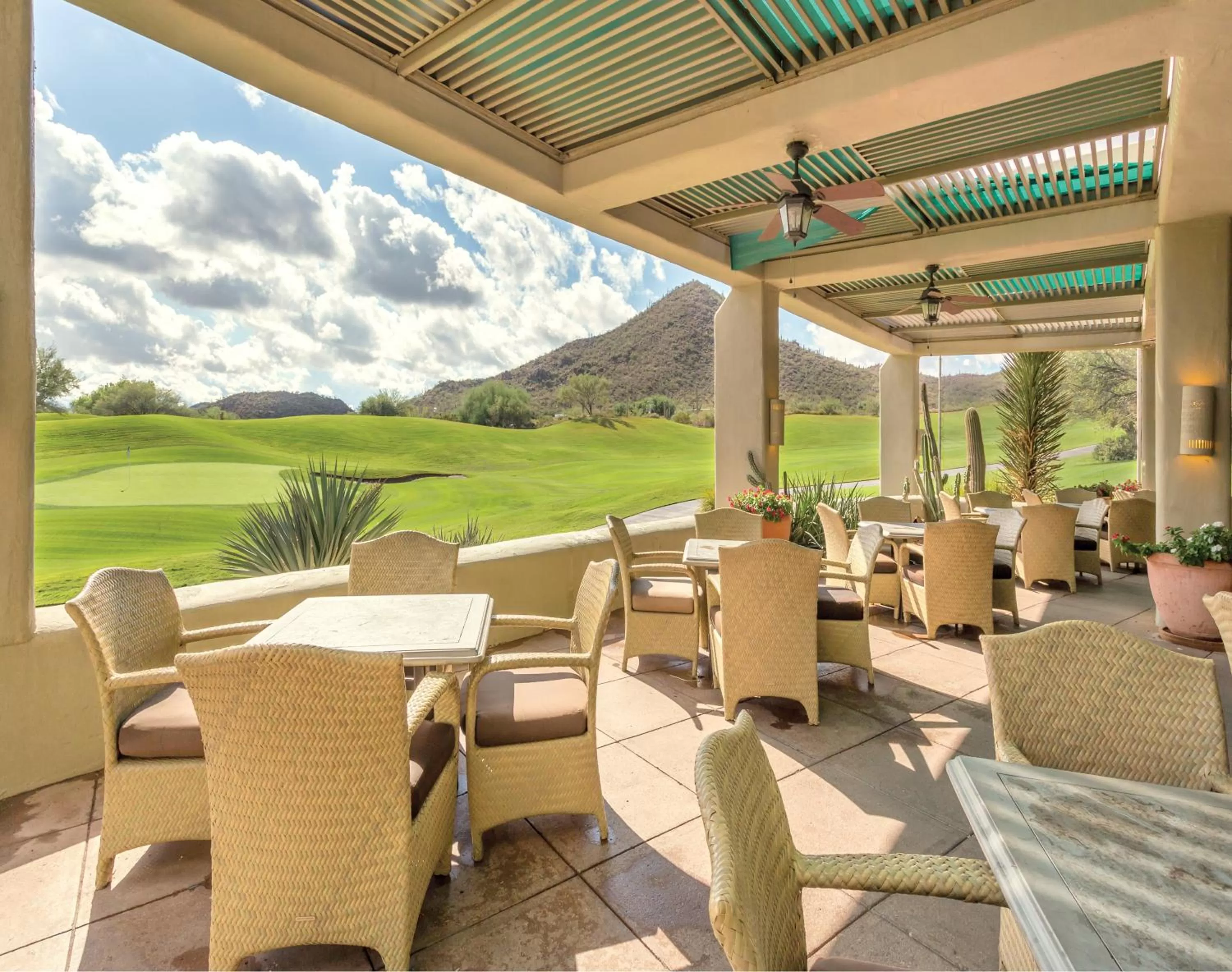 Restaurant/places to eat in Starr Pass Golf Suites