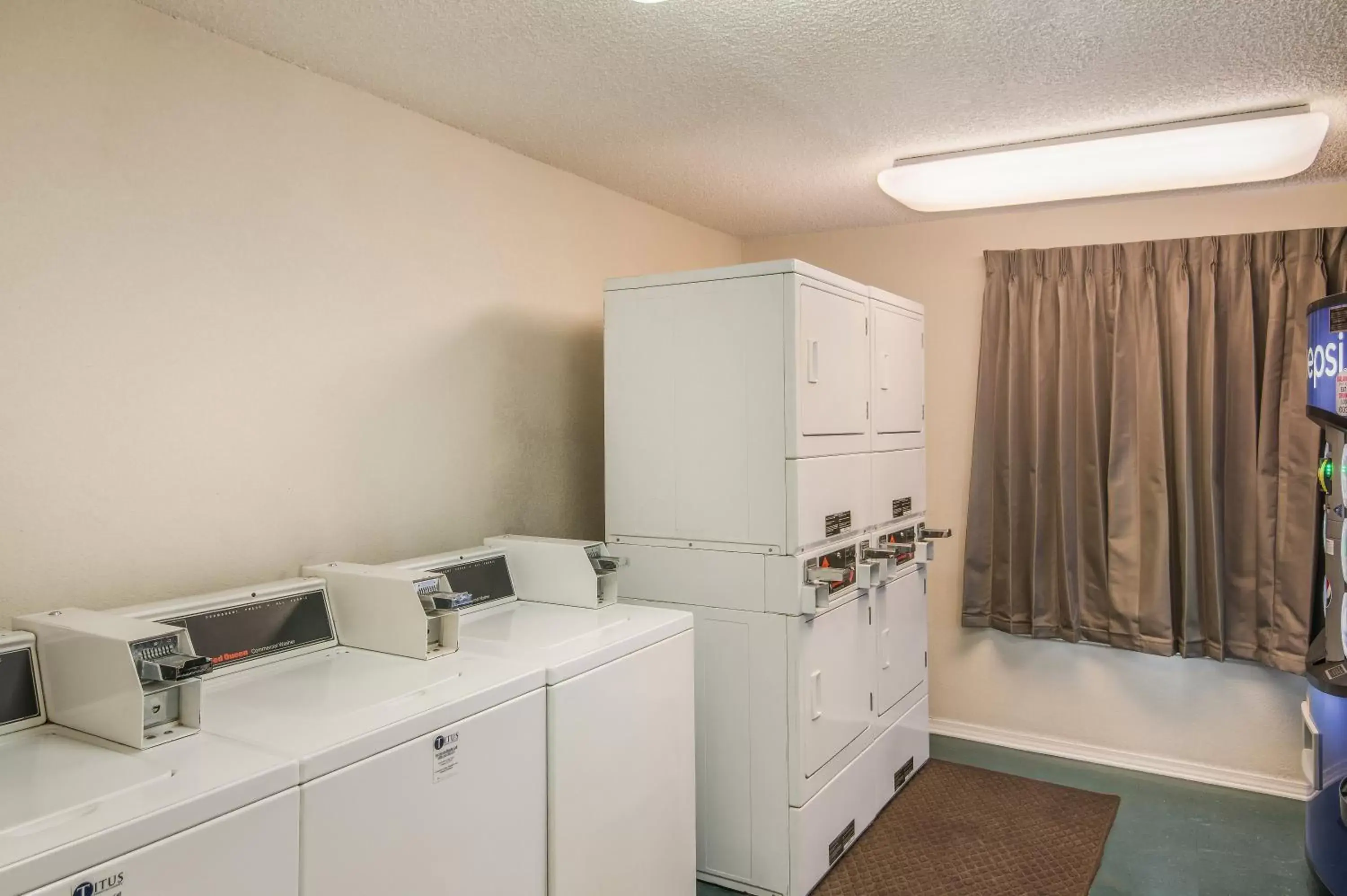 Other, Kitchen/Kitchenette in Red Roof Inn & Suites Pensacola East - Milton