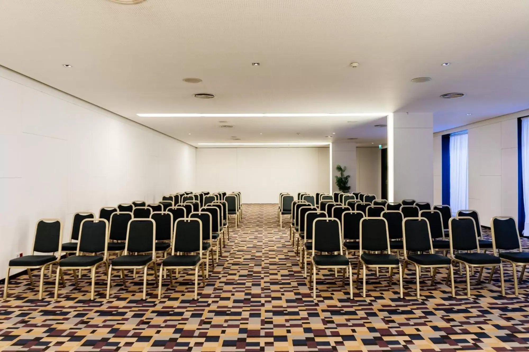 Business facilities in Axis Viana Business & SPA Hotel