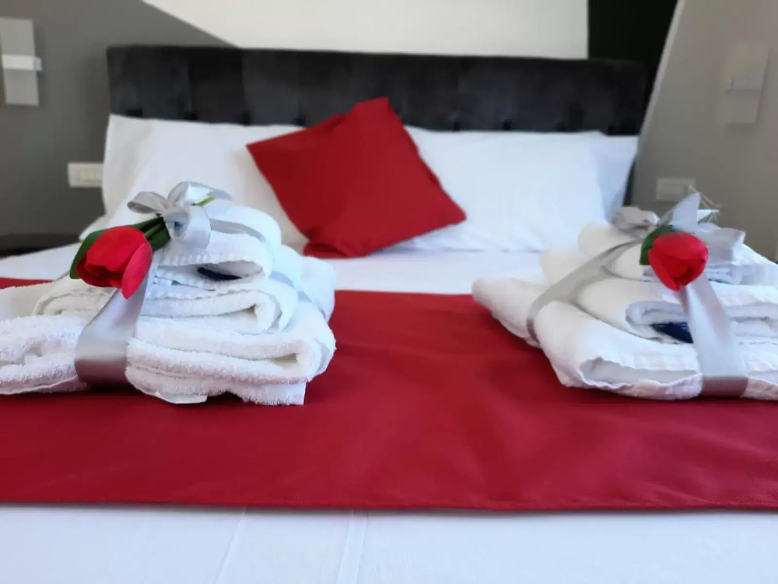 towels, Bed in U Baruni B&B