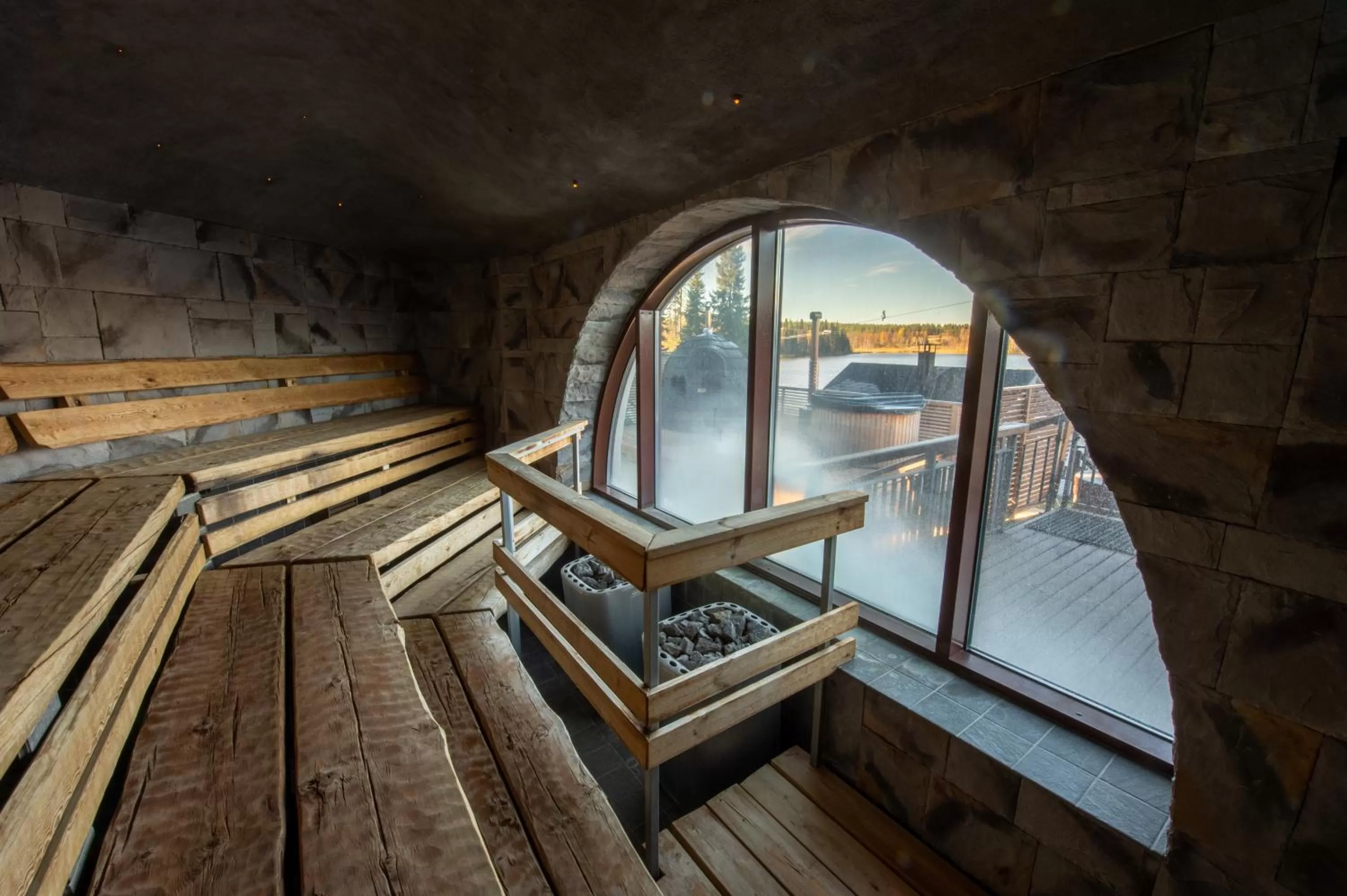 Swimming pool in Ukkohalla Chalets