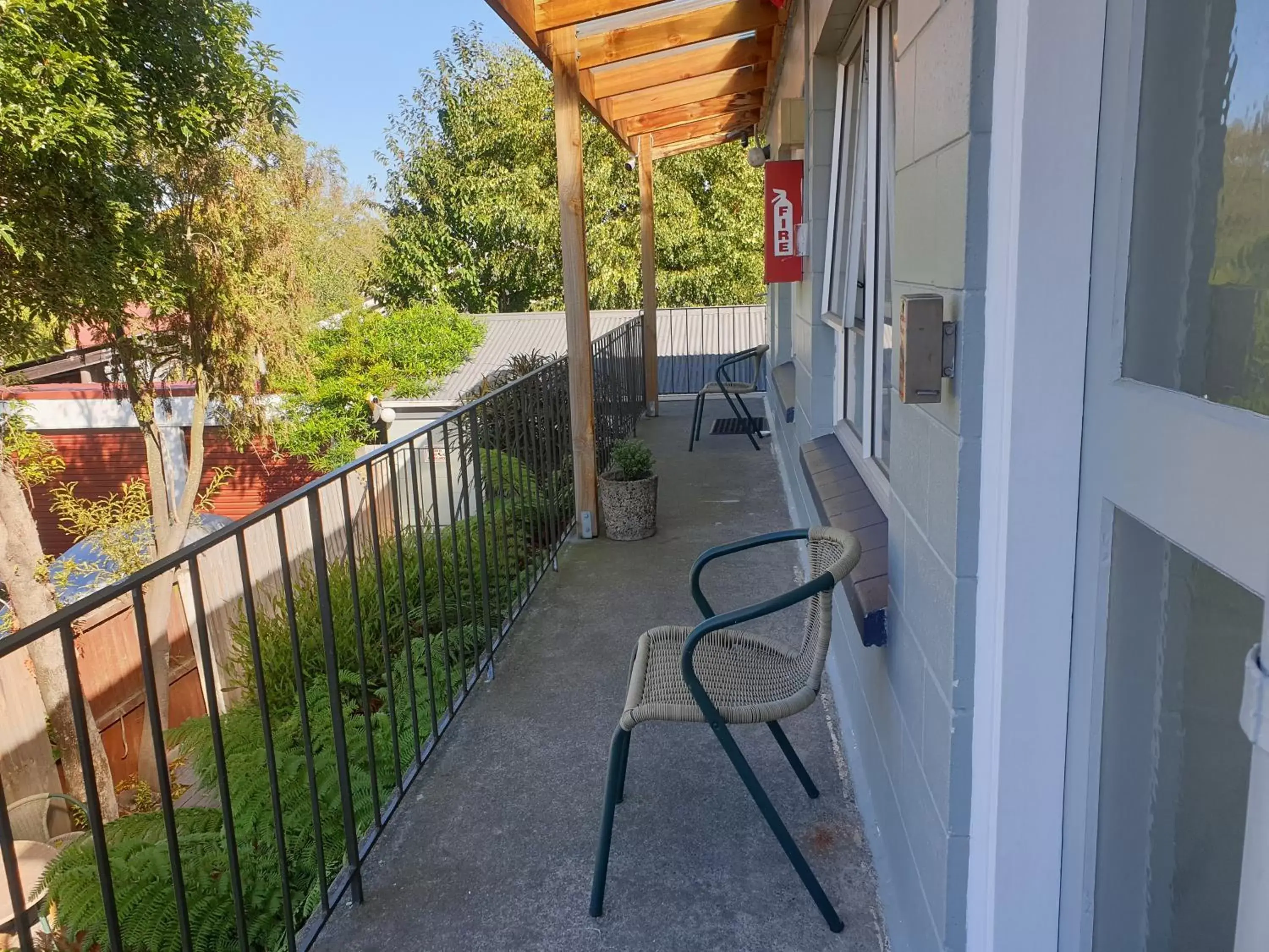 Patio, Balcony/Terrace in Cranford Cottages and Motel