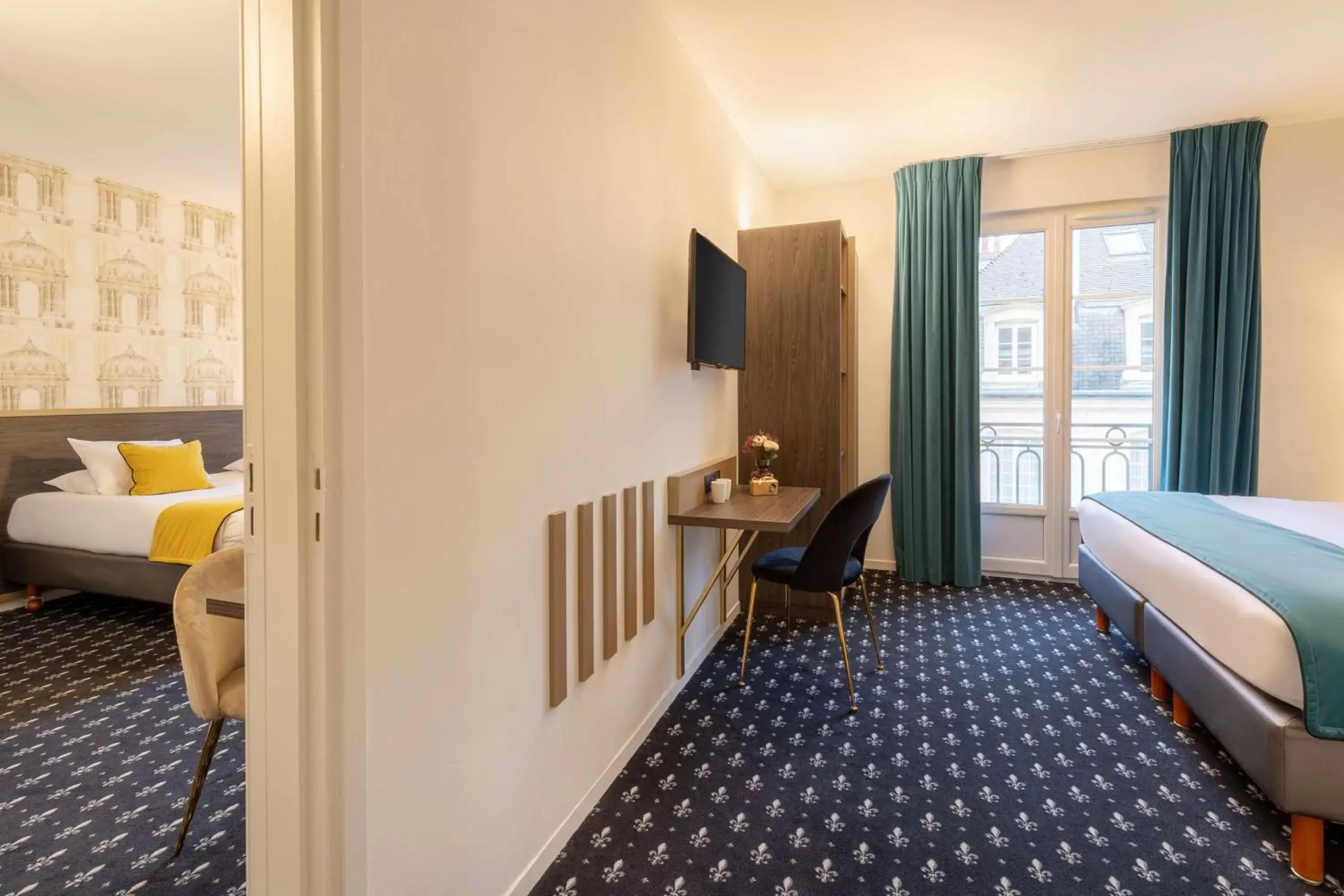 Bedroom, Bed in Best Western Royal Hotel Caen