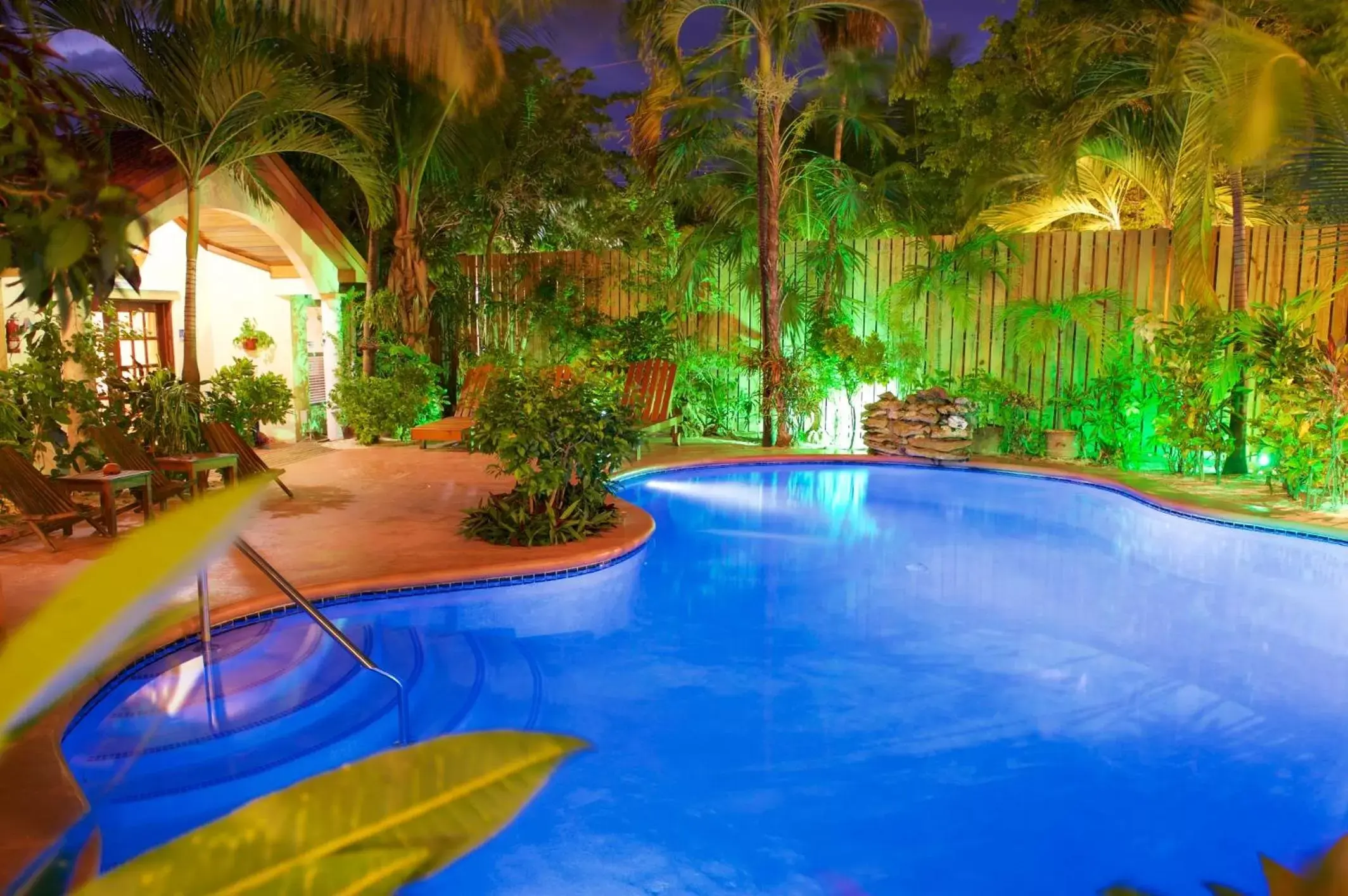 Swimming pool in The Palms Oceanfront Suites Swimming pool in The Palms Oceanfront Suites