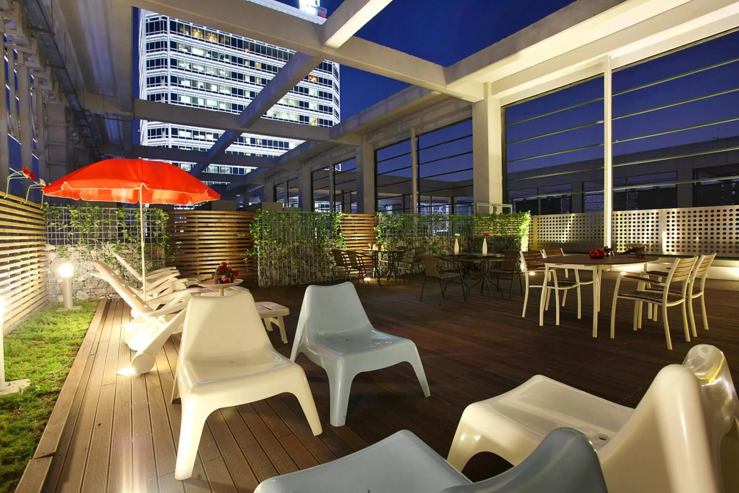 Balcony/Terrace, Restaurant/Places to Eat in Hotel Skypark Kingstown Dongdaemun
