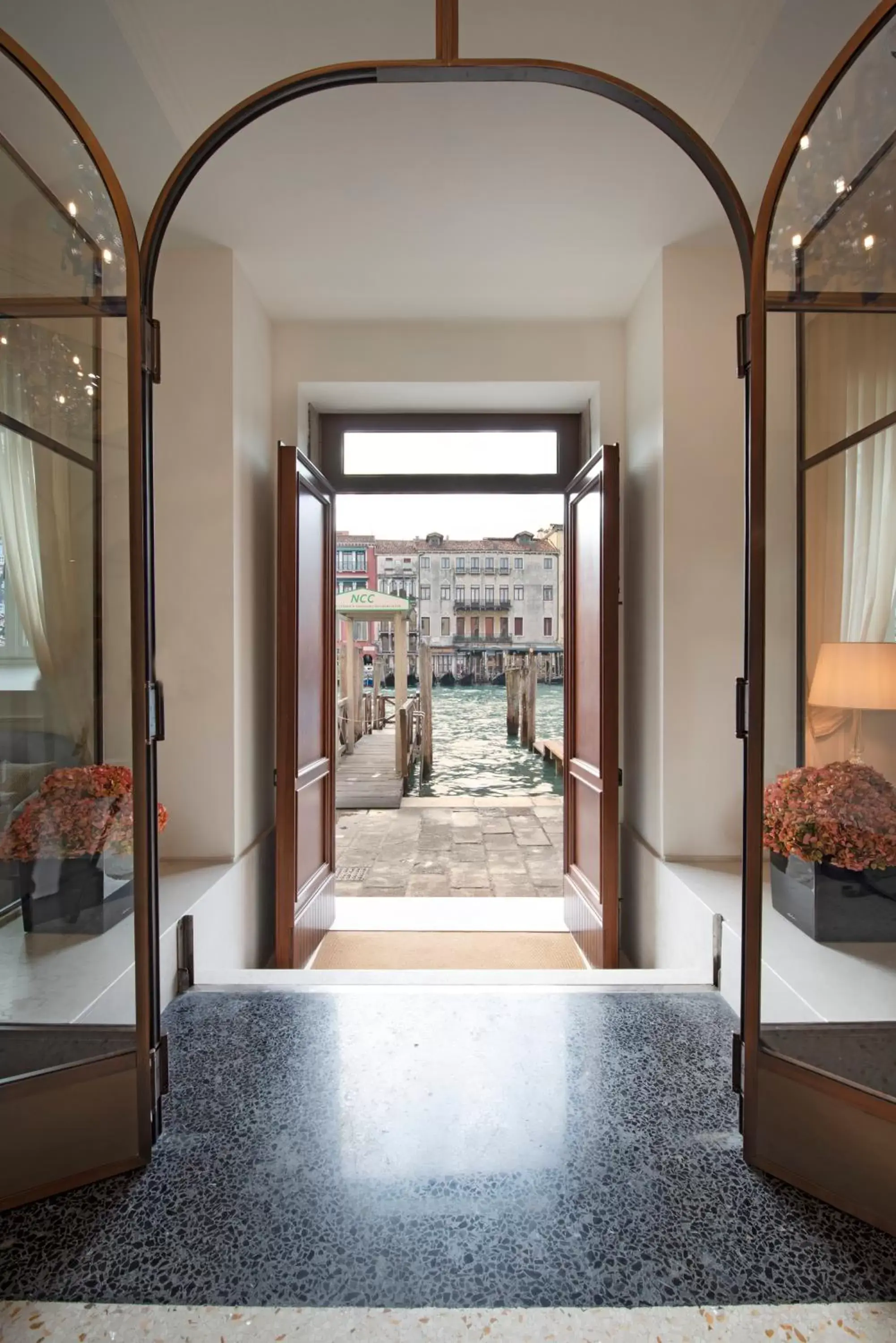 Lobby or reception in H10 Palazzo Canova