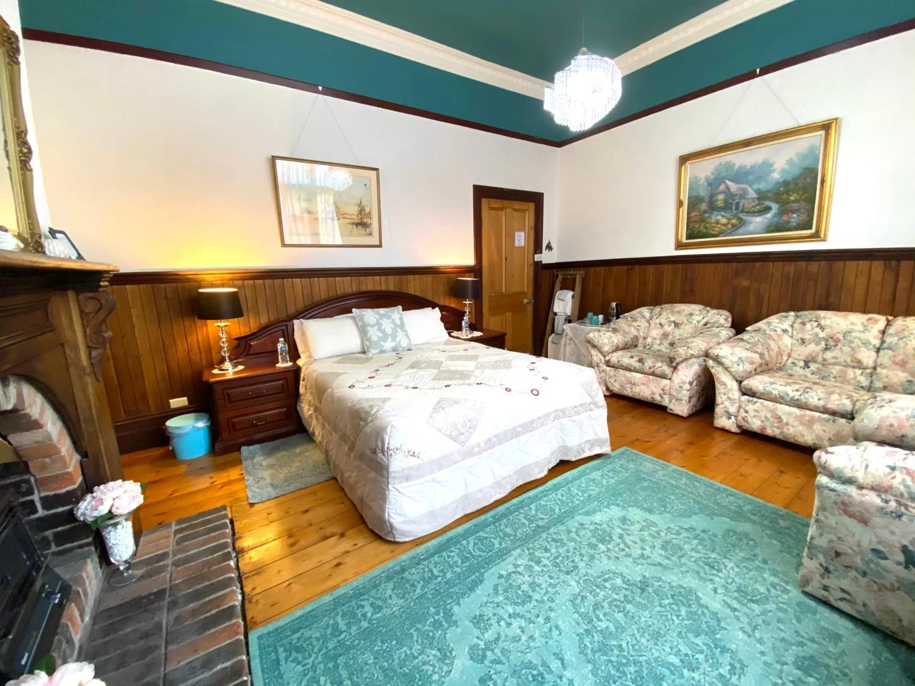 Bedroom, Bed in Stony Rise Cottage B&B