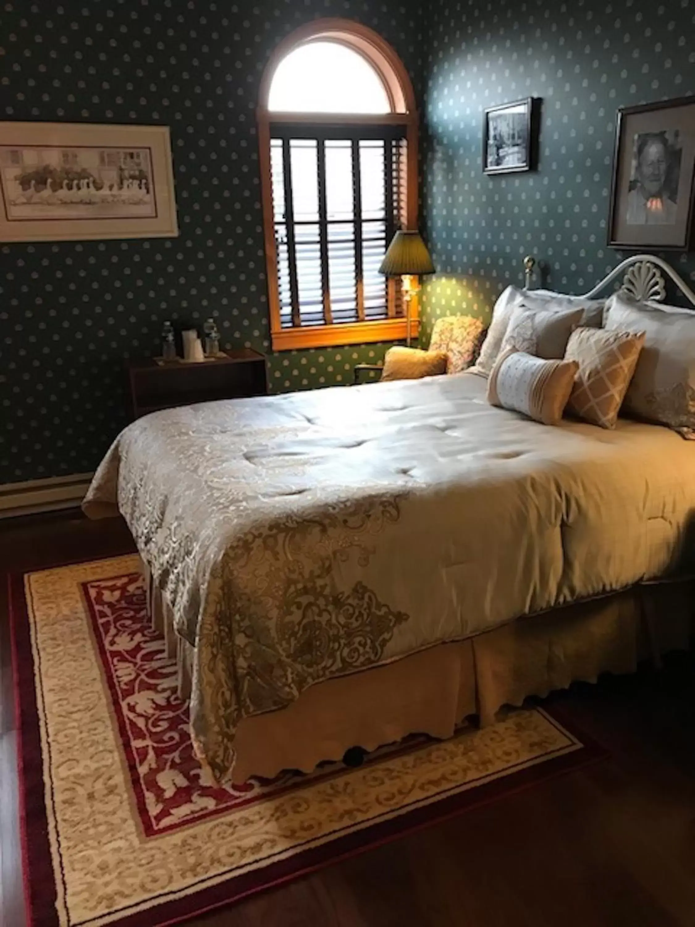 Bed in Cripple Creek Hospitality House & Travel Park