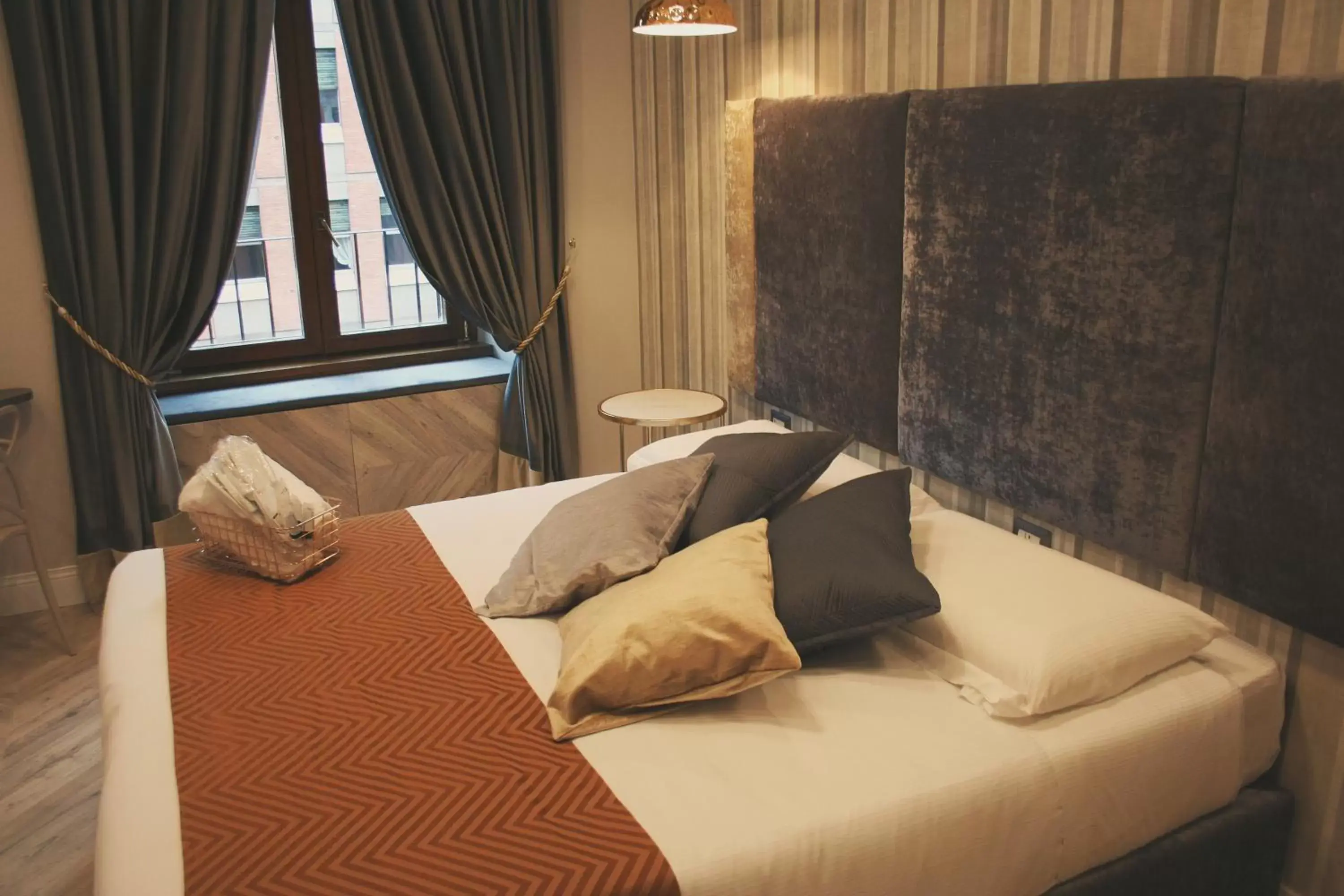 Bedroom, Bed in Hotel Roma Vaticano