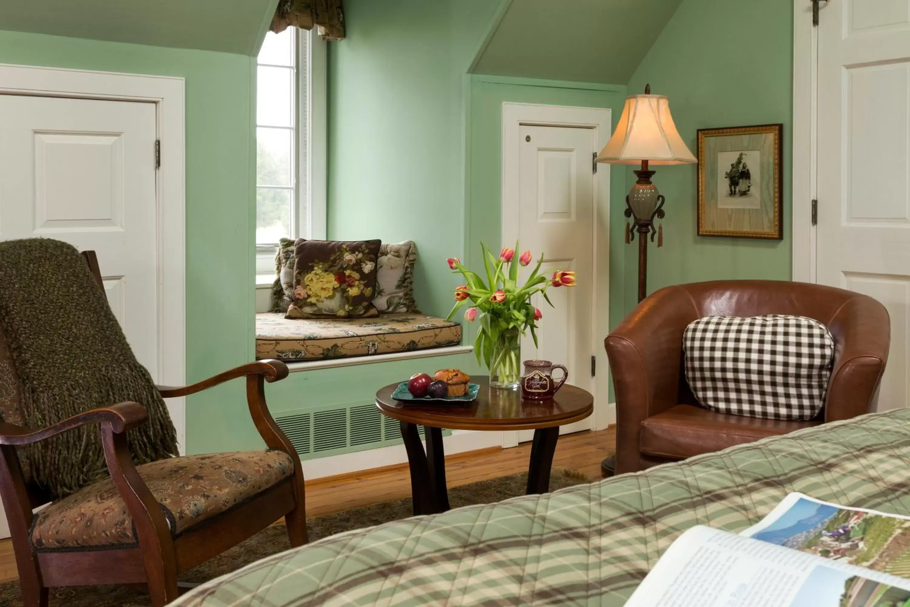 Seating Area in Inn at Huntingfield Creek