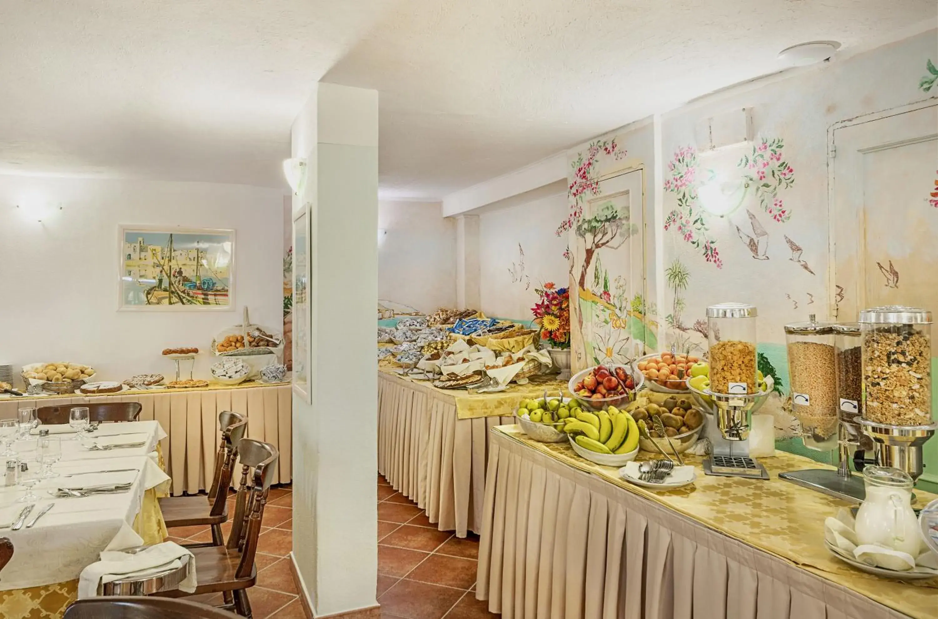 Restaurant/places to eat in Colonna Beach Hotel Marinella Restaurant/places to eat in Colonna Beach Hotel Marinella