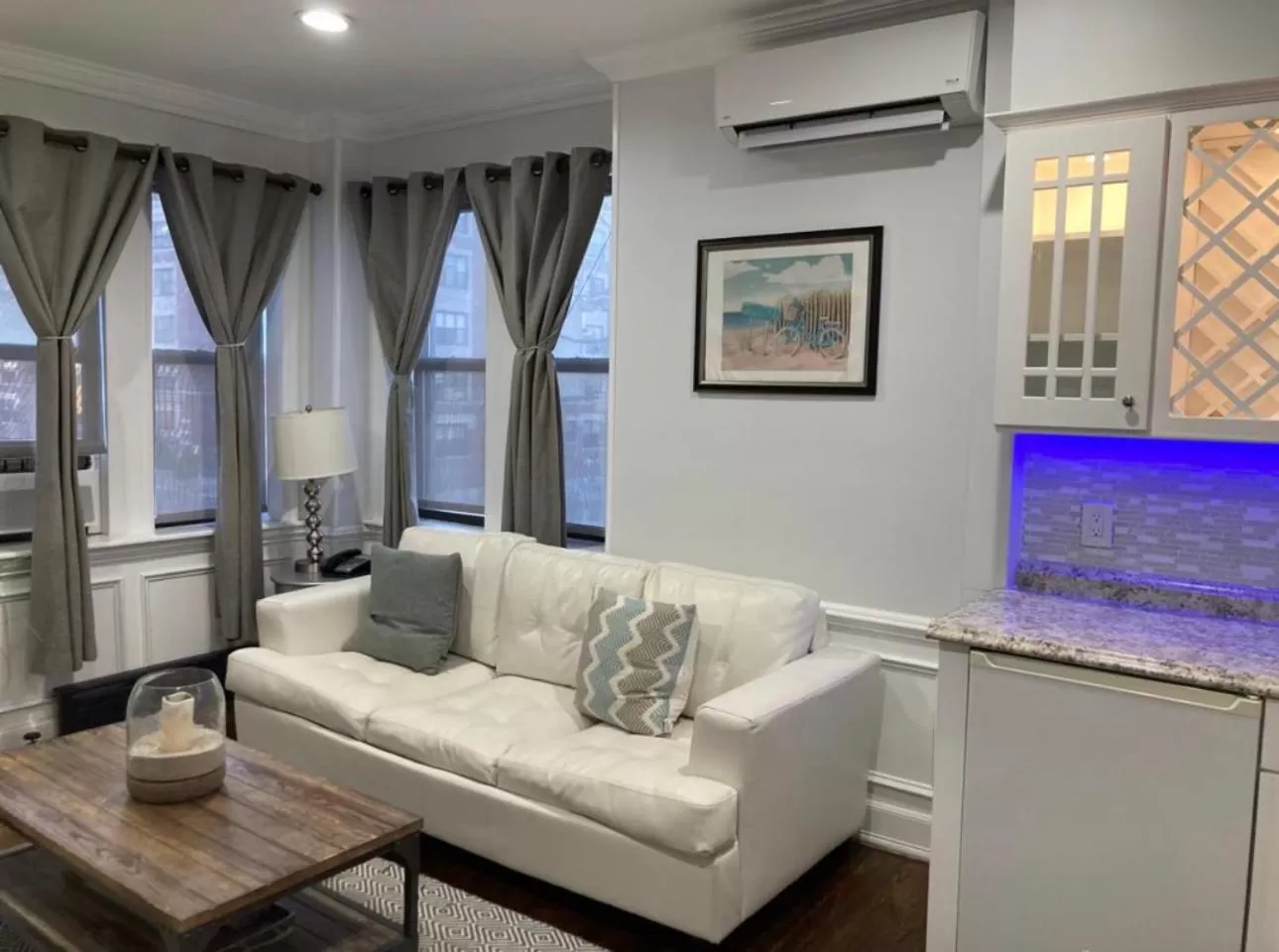 Queen Suite with Sea View in Long Beach Hotel