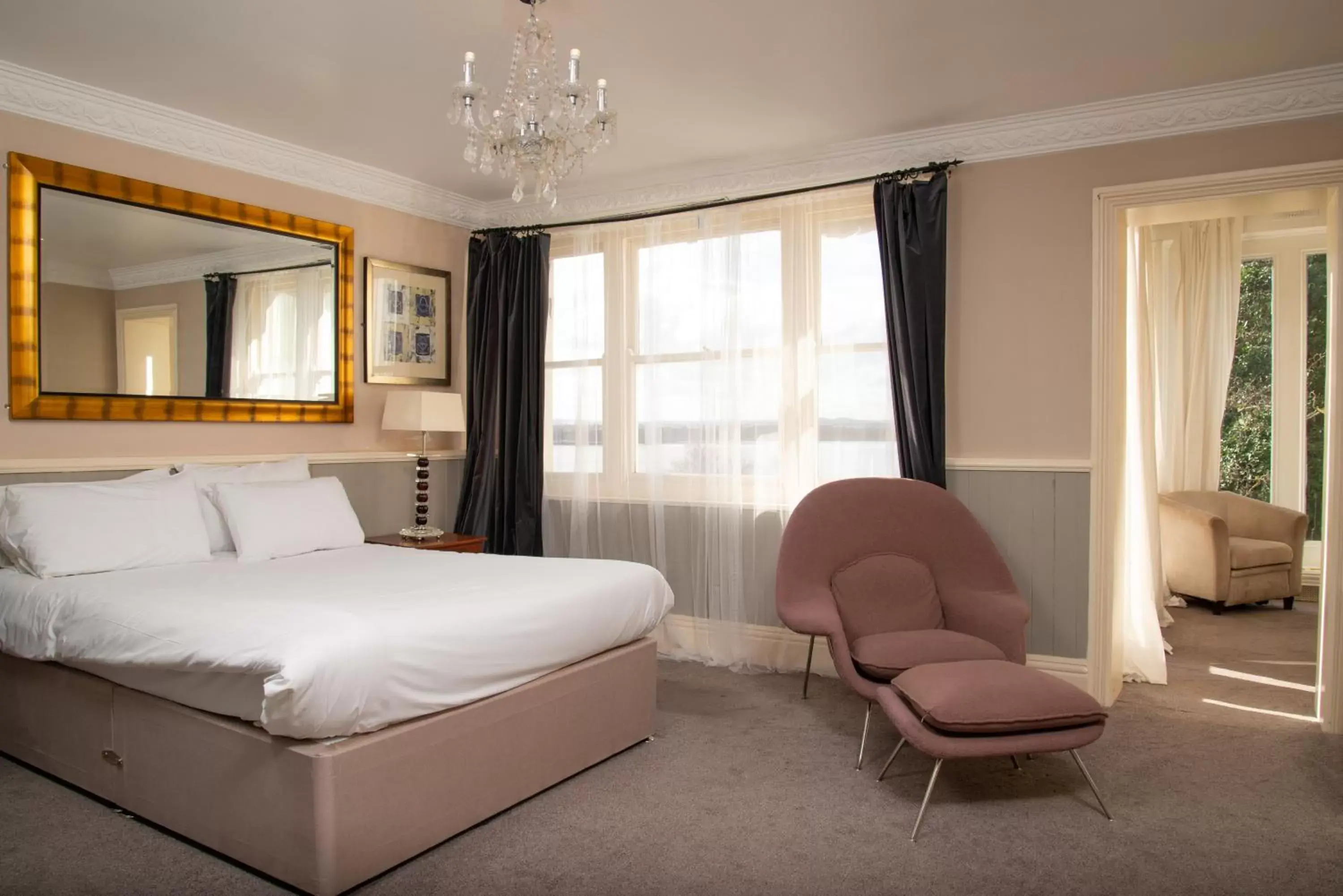 Bedroom in The Royal Hotel TLK