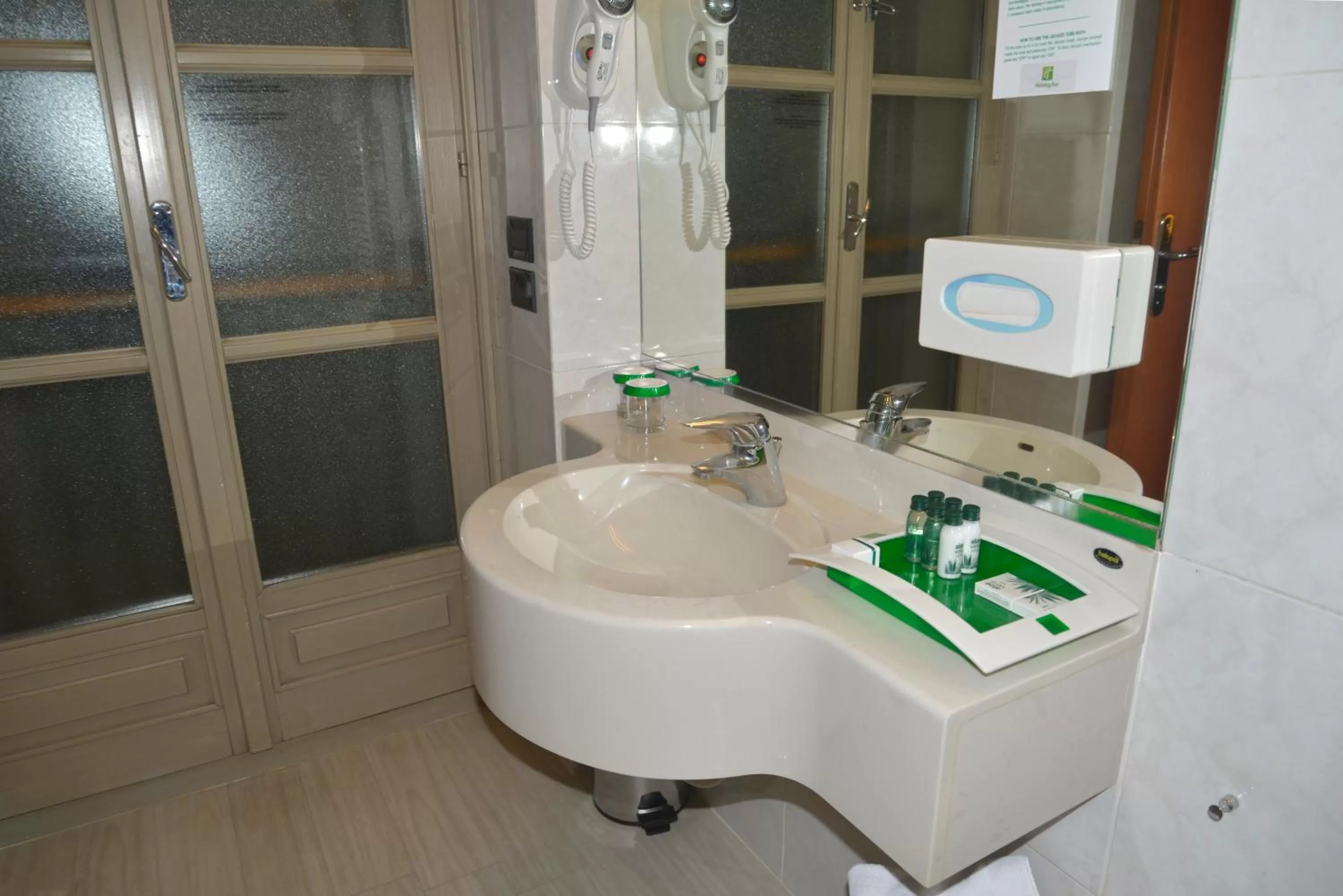 Bathroom in Sure Hotel by Best Western Turin City Centre