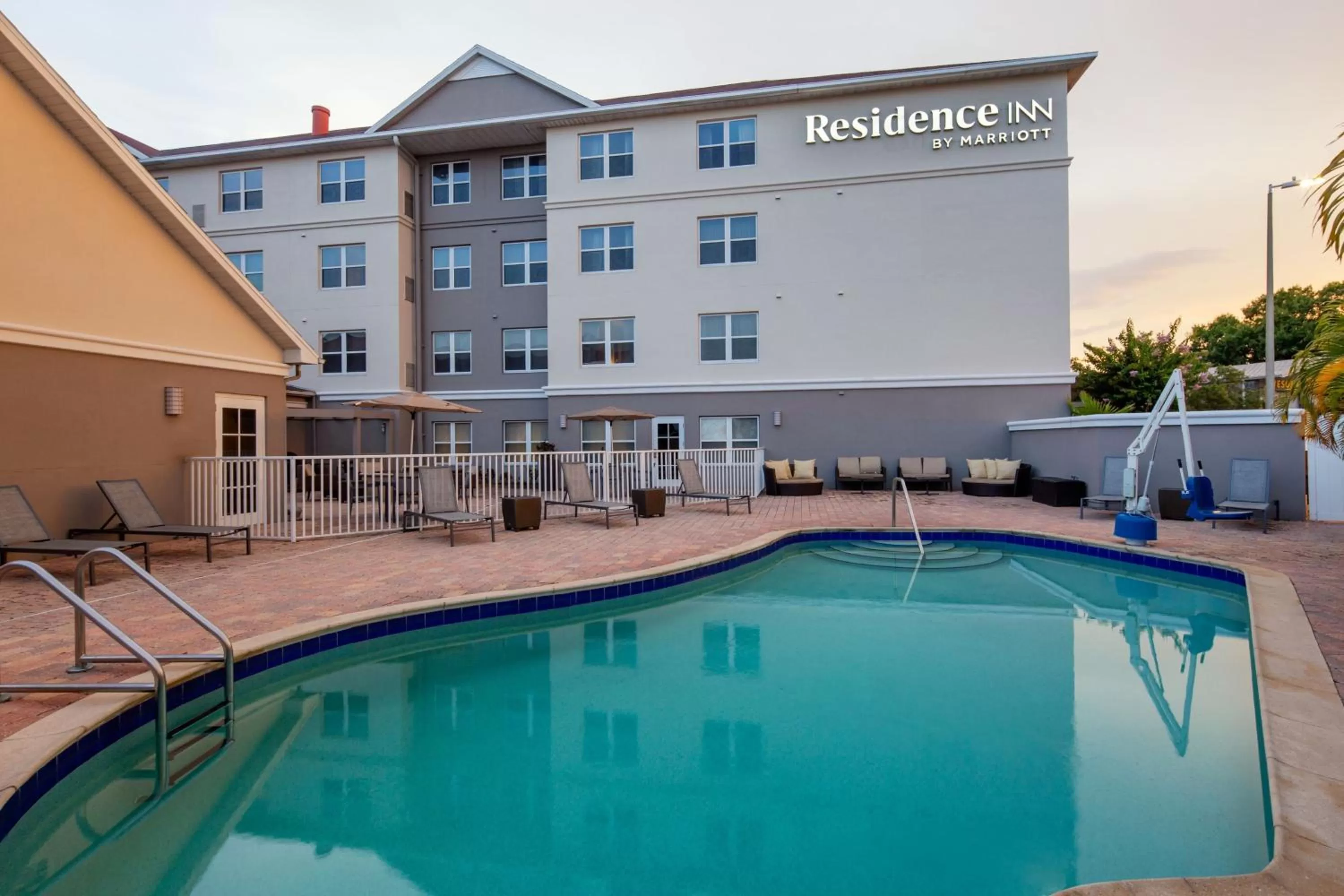 Swimming pool in Residence Inn Tampa Oldsmar