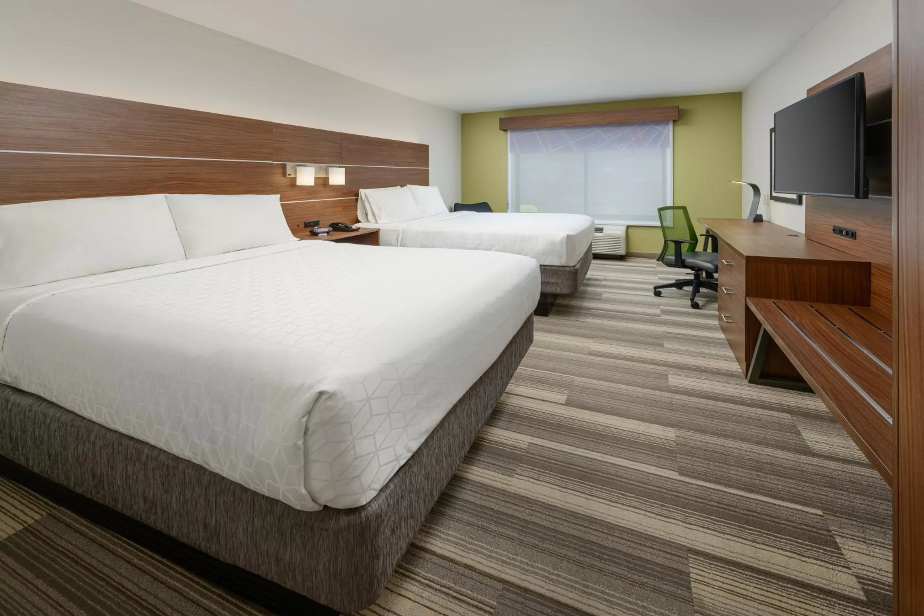 Photo of the whole room, Bed in Holiday Inn Express - Tullahoma by IHG