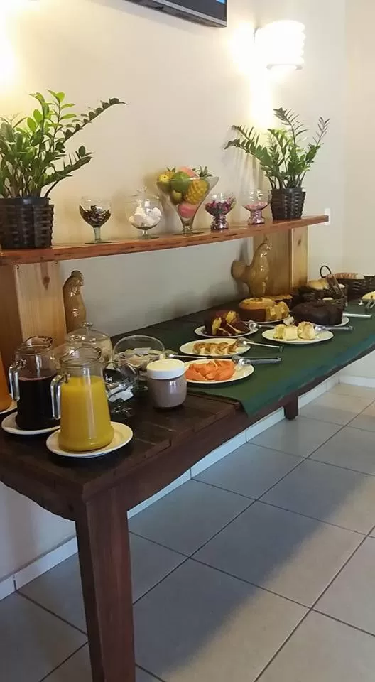 Buffet breakfast in Pousada Manna