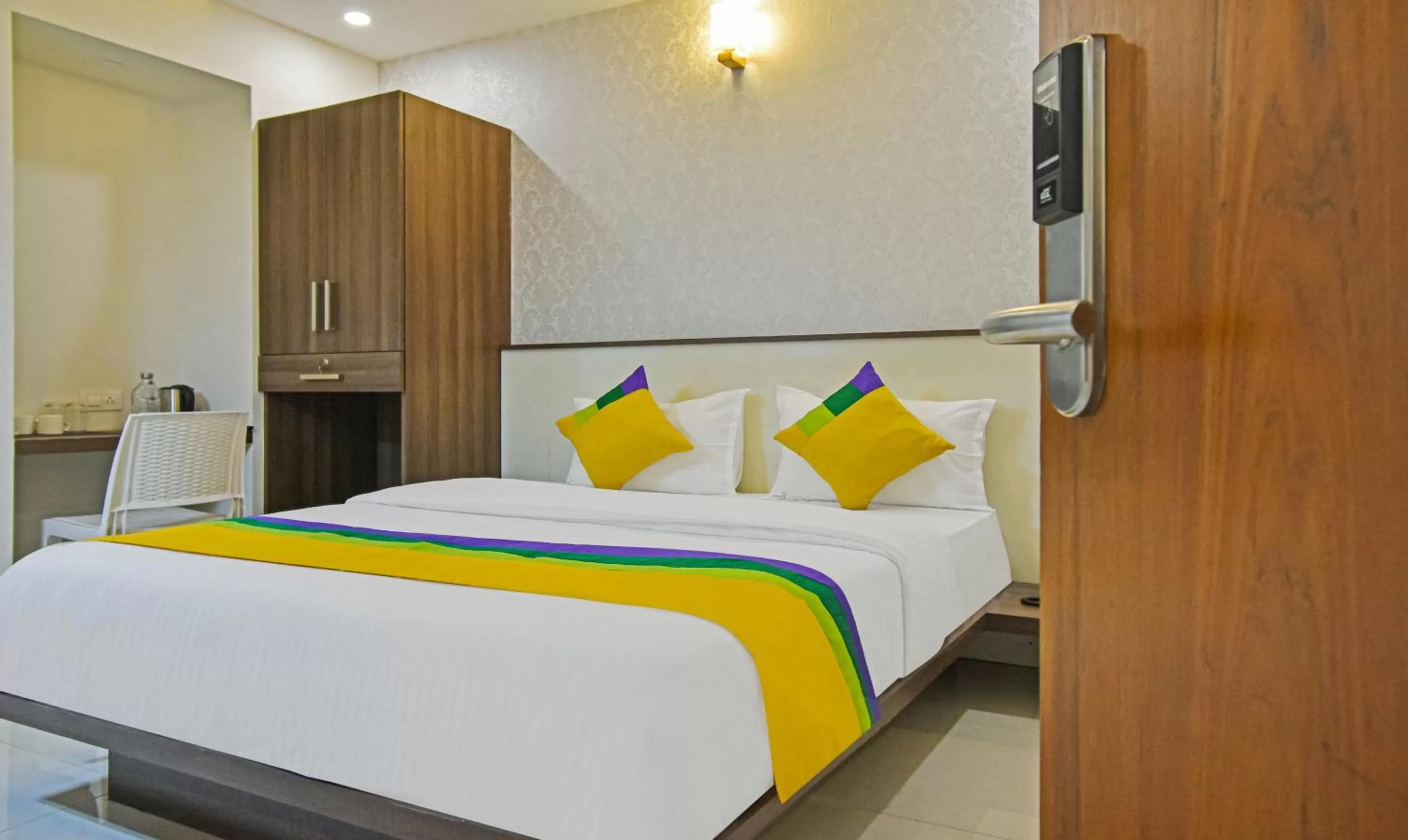 Bed in Itsy By Treebo - Deluxe Inn