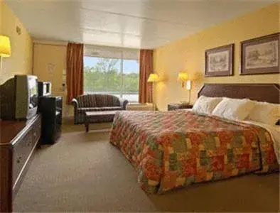 Photo of the whole room in Super 8 by Wyndham Nashville Near Downtown / I-40